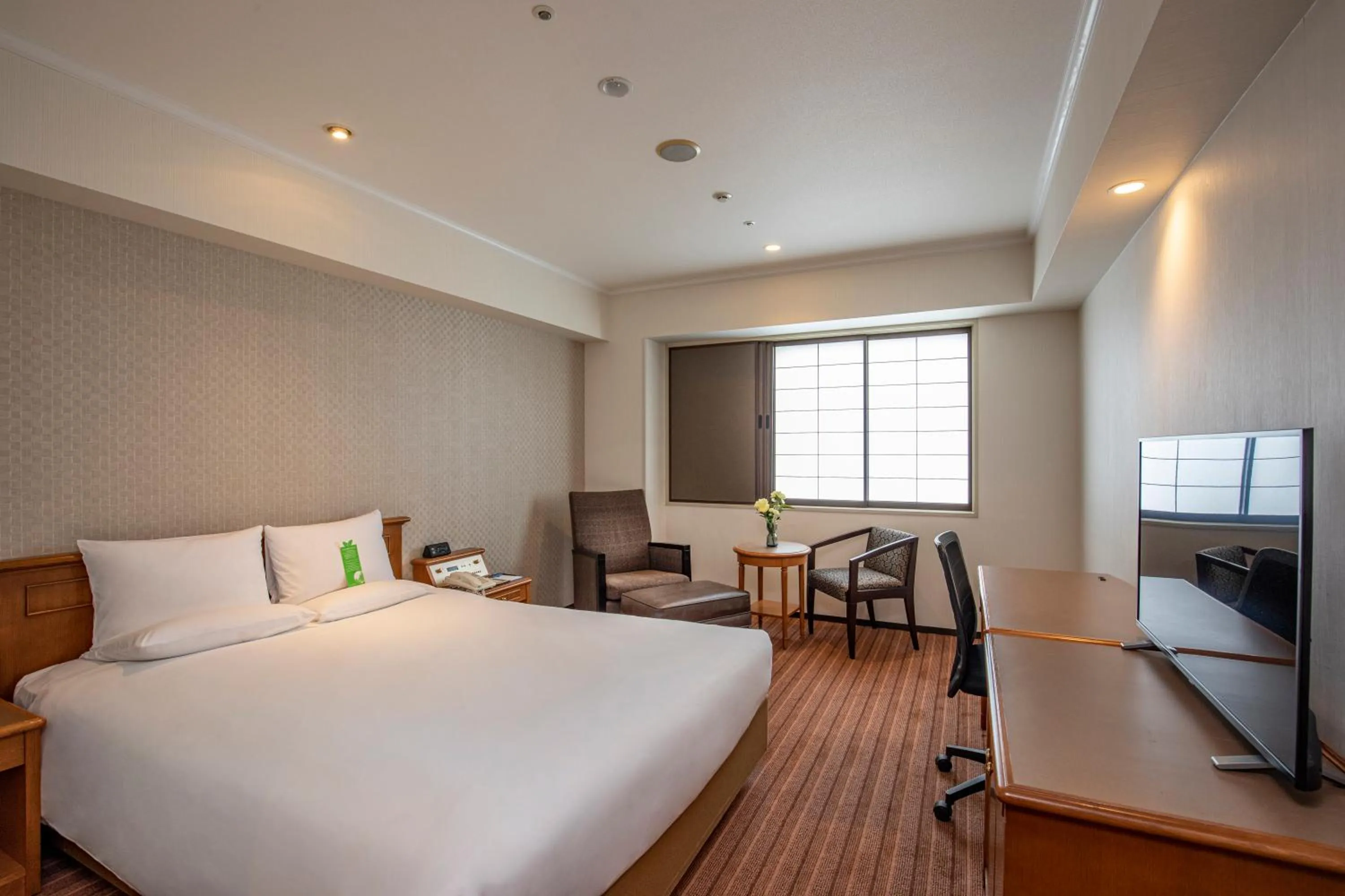 Photo of the whole room, Bed in International Garden Hotel Narita