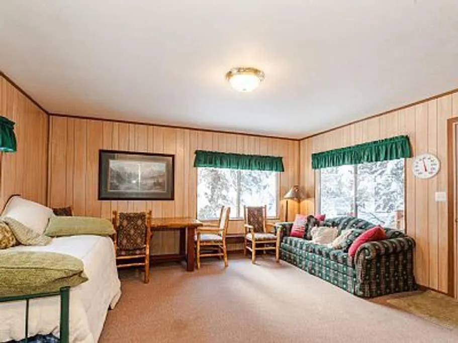 Bed in Cottage On The Stream Sundance, Utah