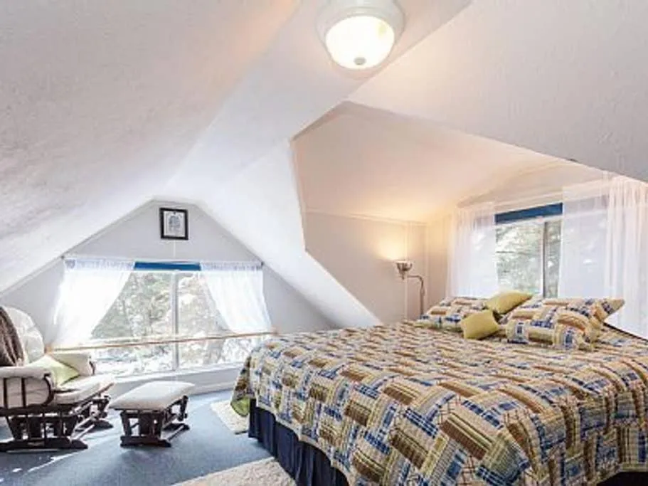 Bed in Cottage On The Stream Sundance, Utah