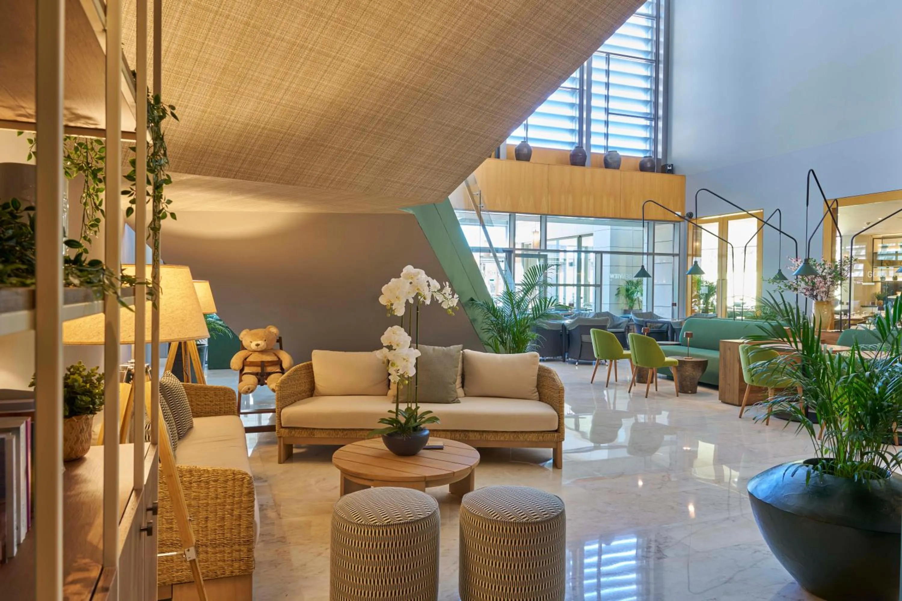 Restaurant/places to eat in Golden Residence Hotel