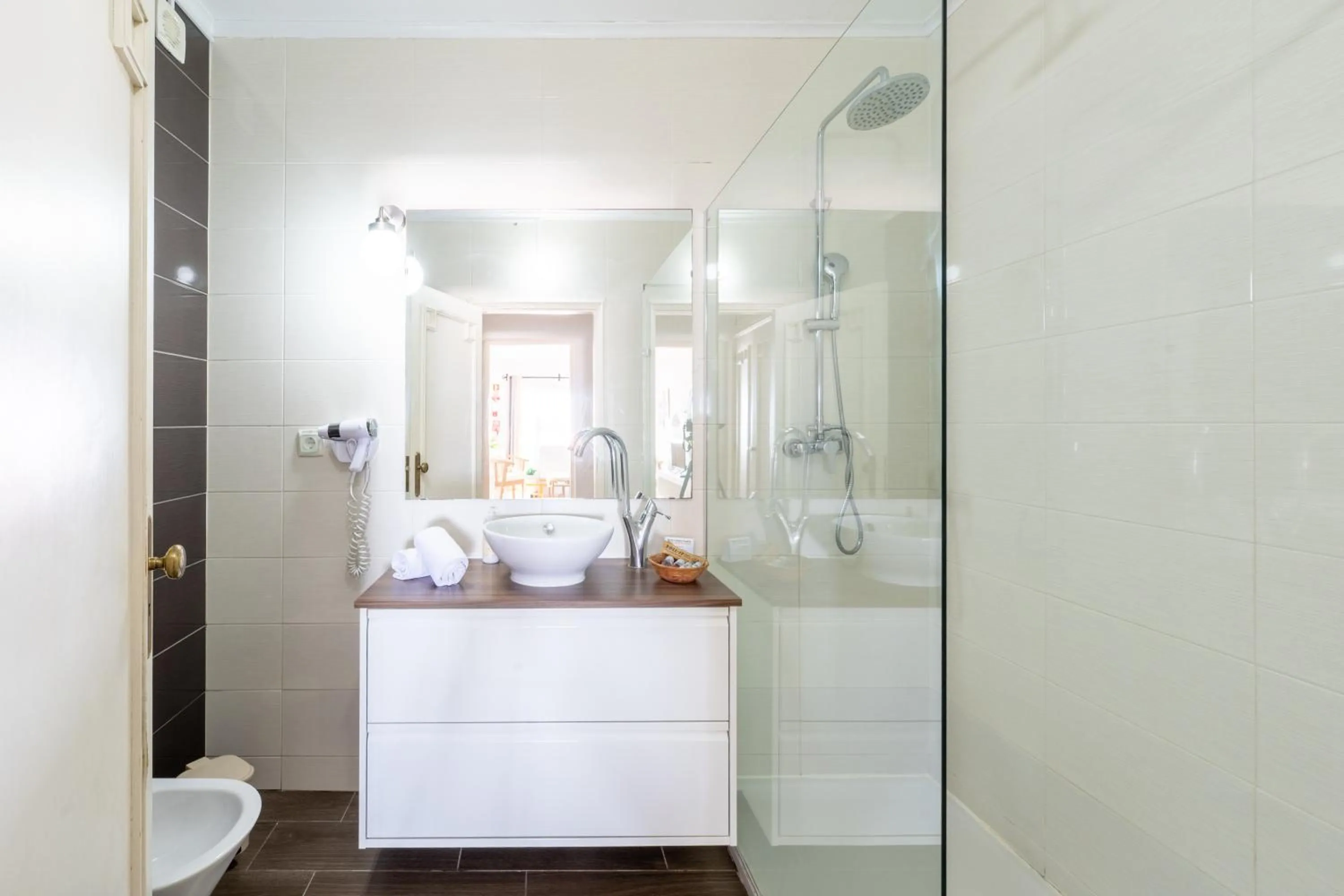 Shower in Baluarte da Vila Apartments