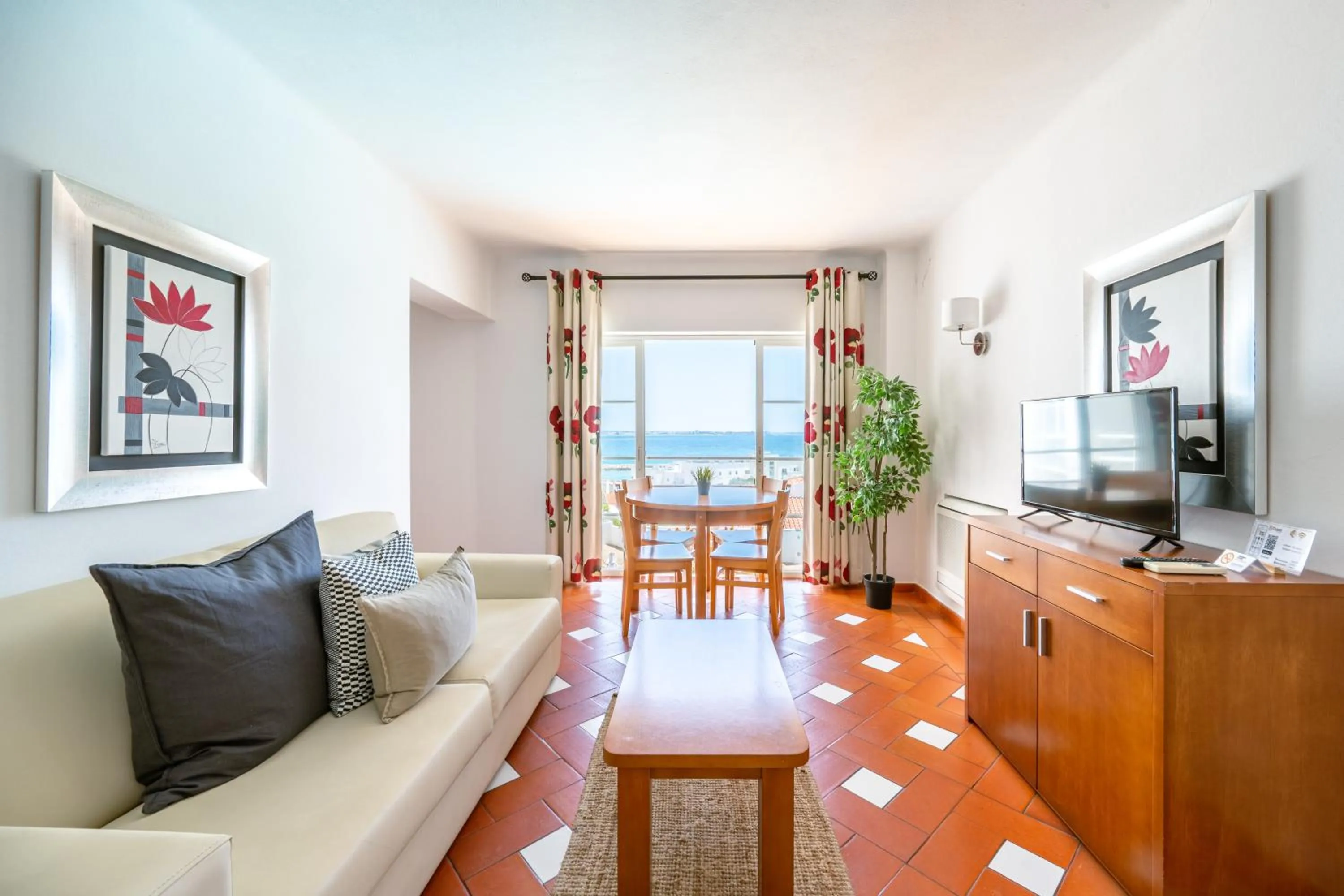 Living room in Baluarte da Vila Apartments