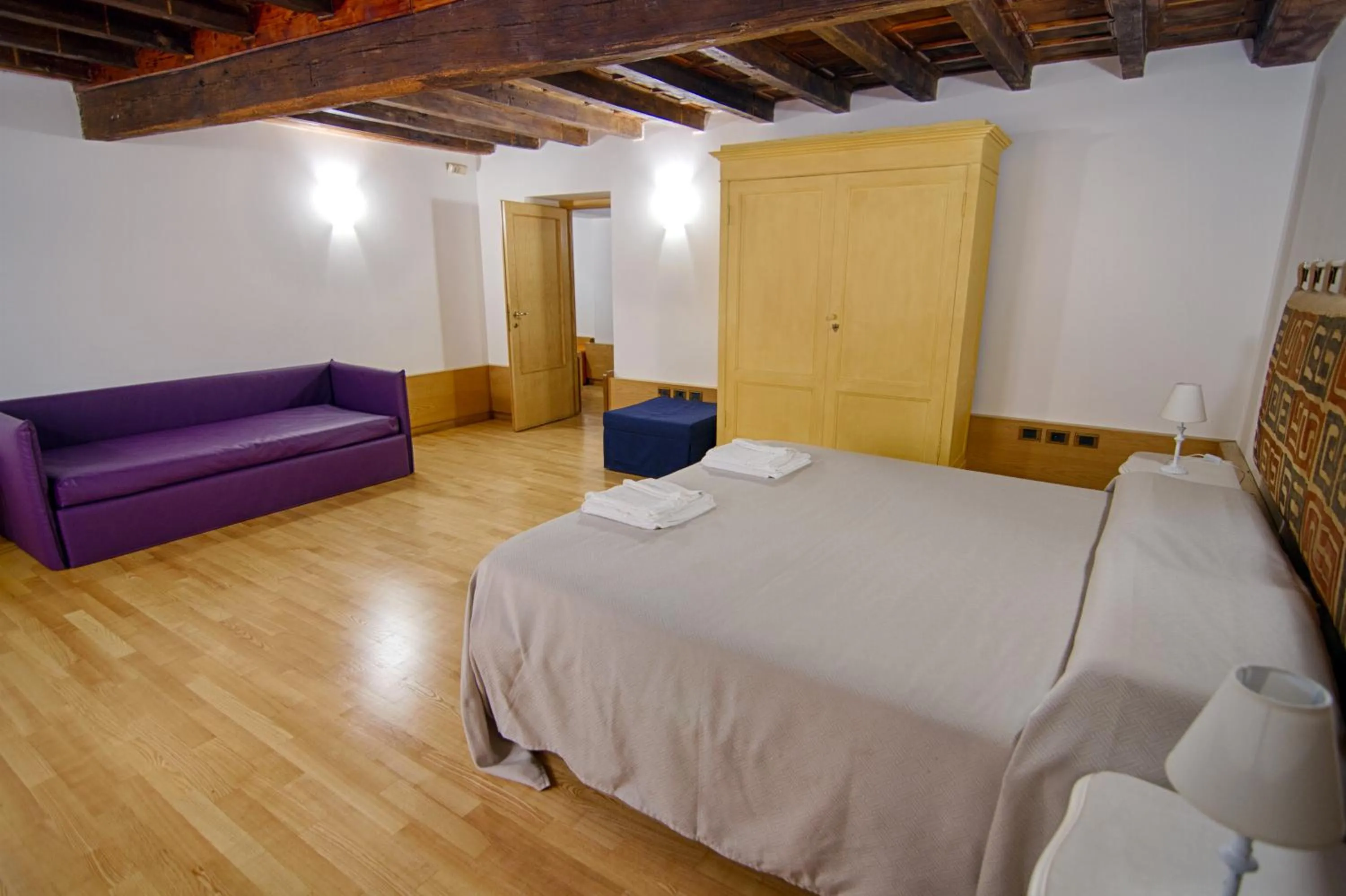 Bed in Rinidia Roma Centro