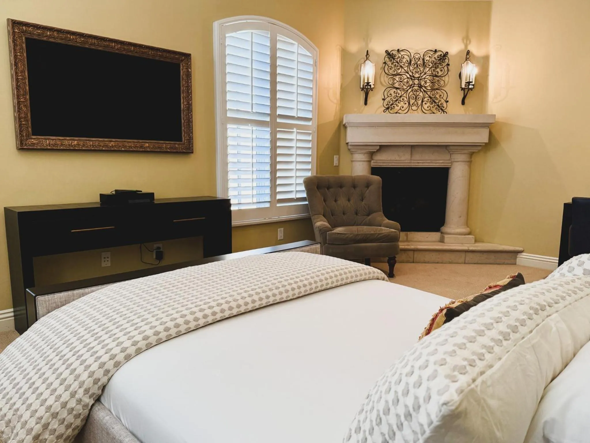 Bed in Villa Arden Hills