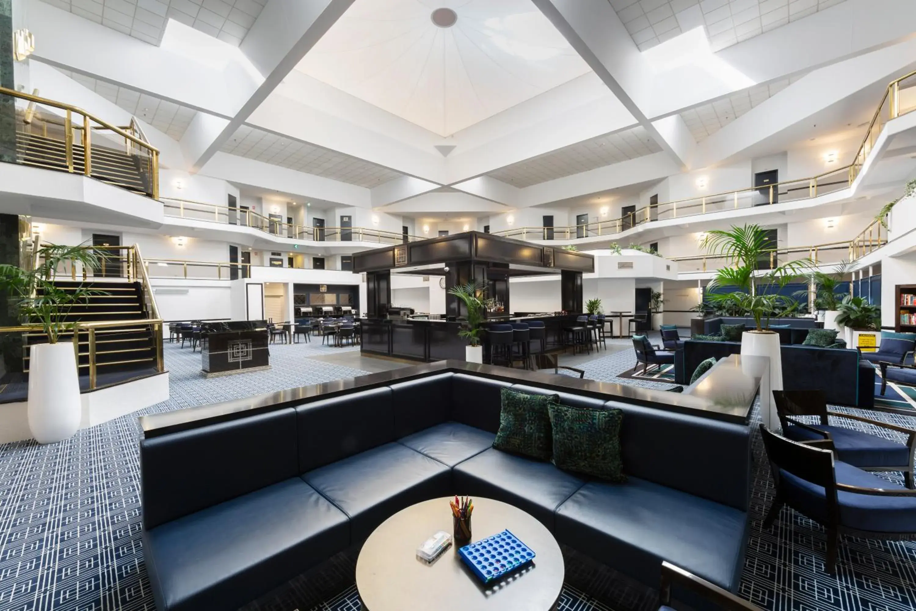 Lounge or bar in Ramada by Wyndham Diplomat Canberra Lounge or bar in Ramada by Wyndham Diplomat Canberra