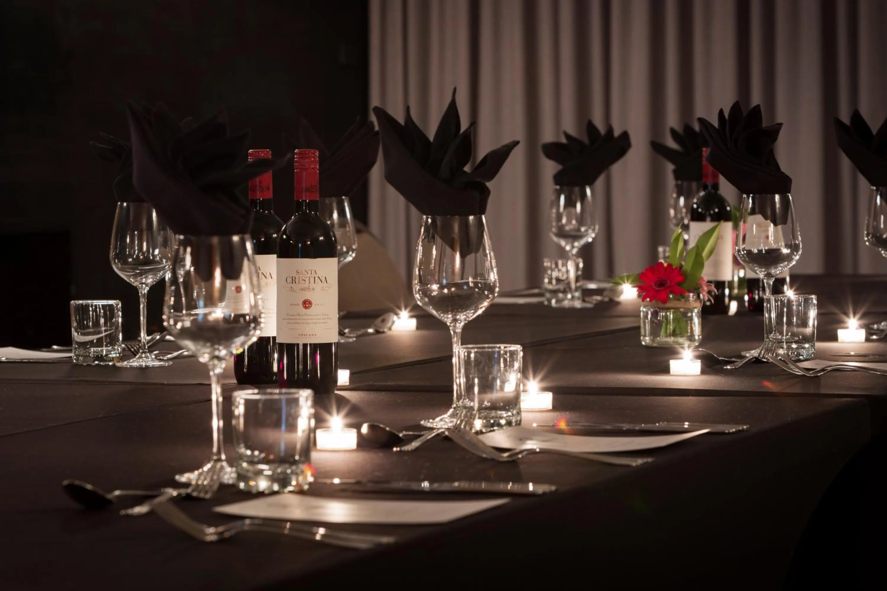 Meeting/conference room in Ramada by Wyndham Diplomat Canberra