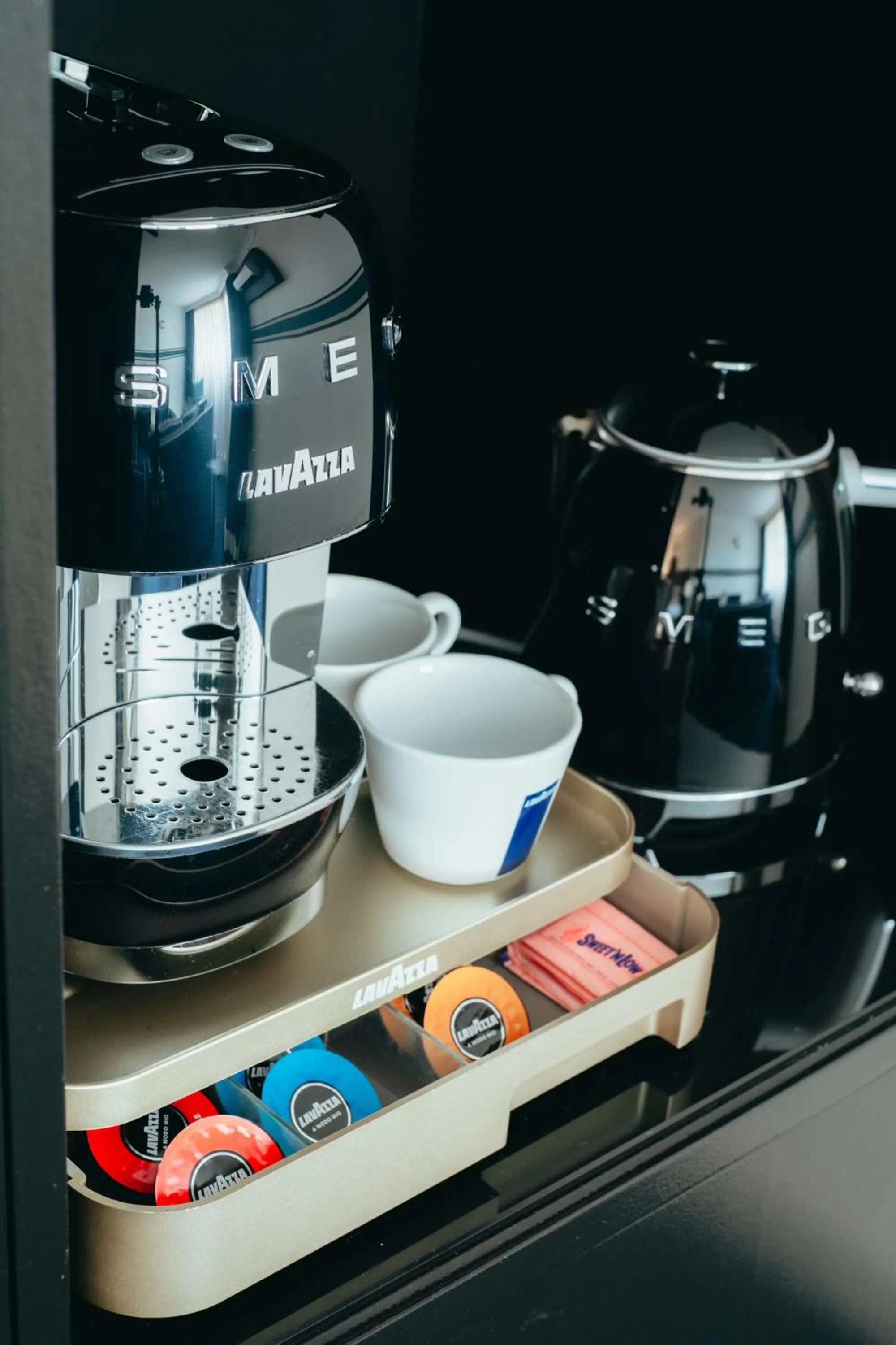 Coffee/tea facilities in Ramada by Wyndham Diplomat Canberra