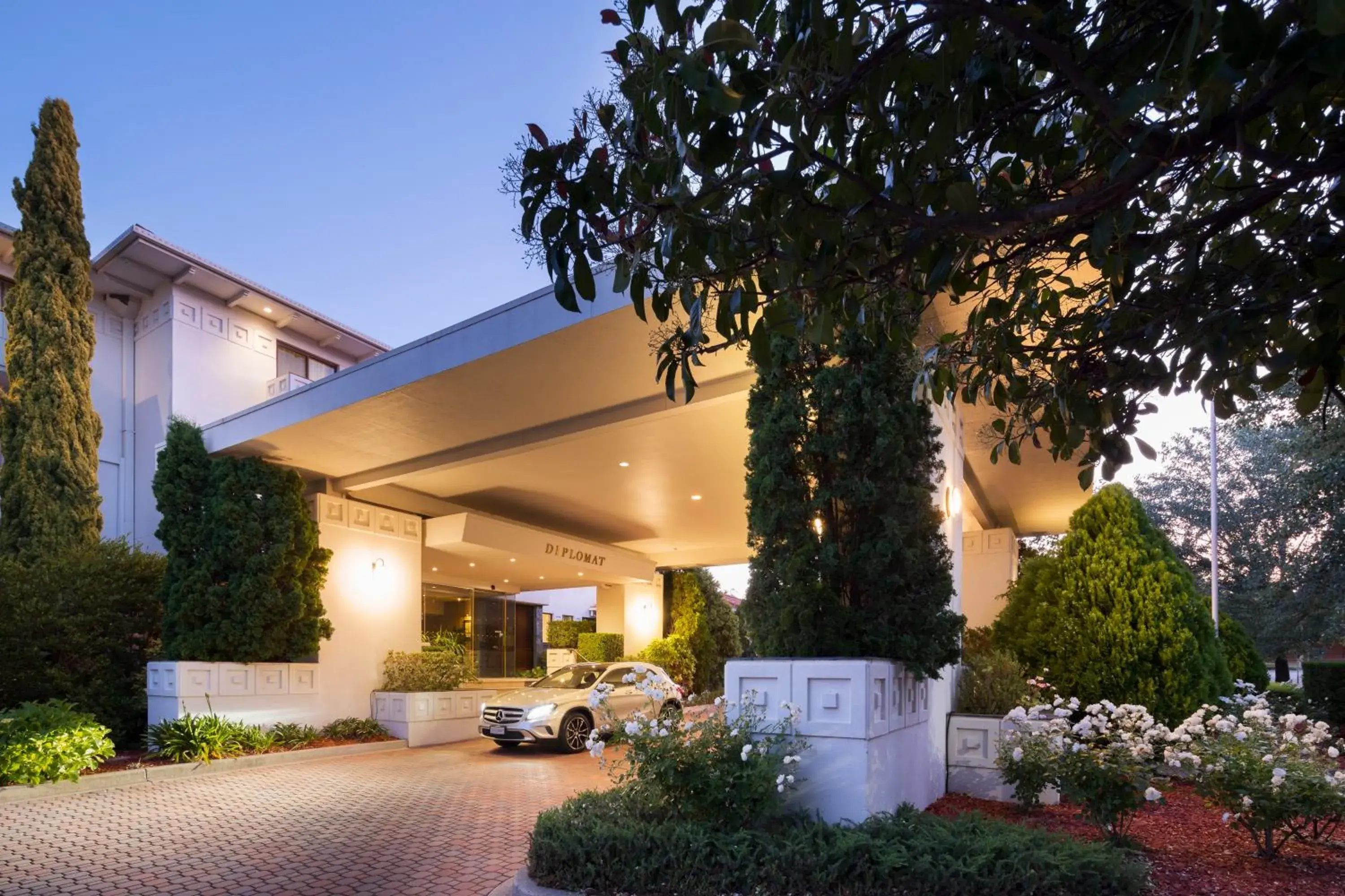 Facade/entrance in Ramada by Wyndham Diplomat Canberra Facade/entrance in Ramada by Wyndham Diplomat Canberra