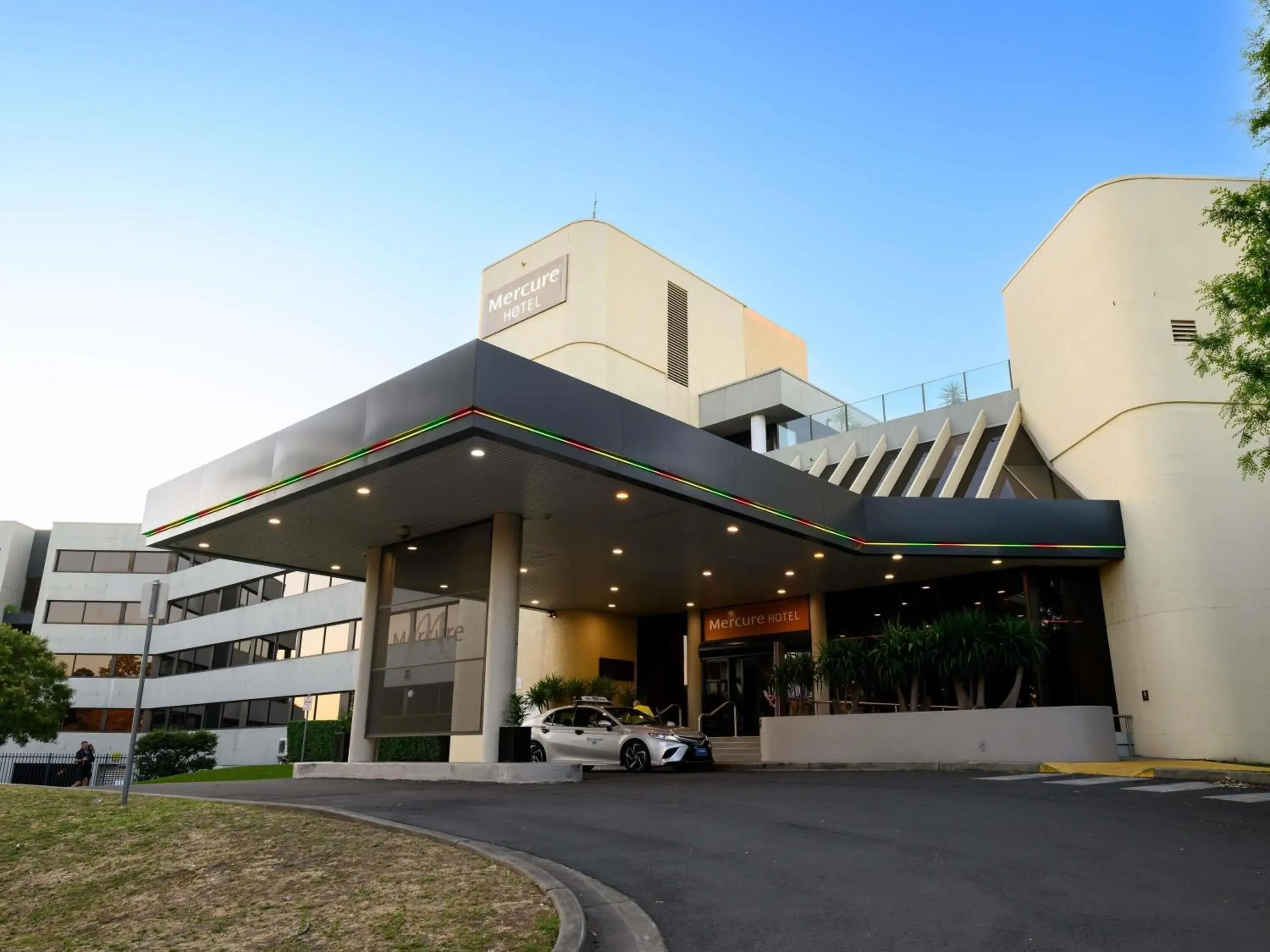 Property building in Mercure Penrith Property building in Mercure Penrith