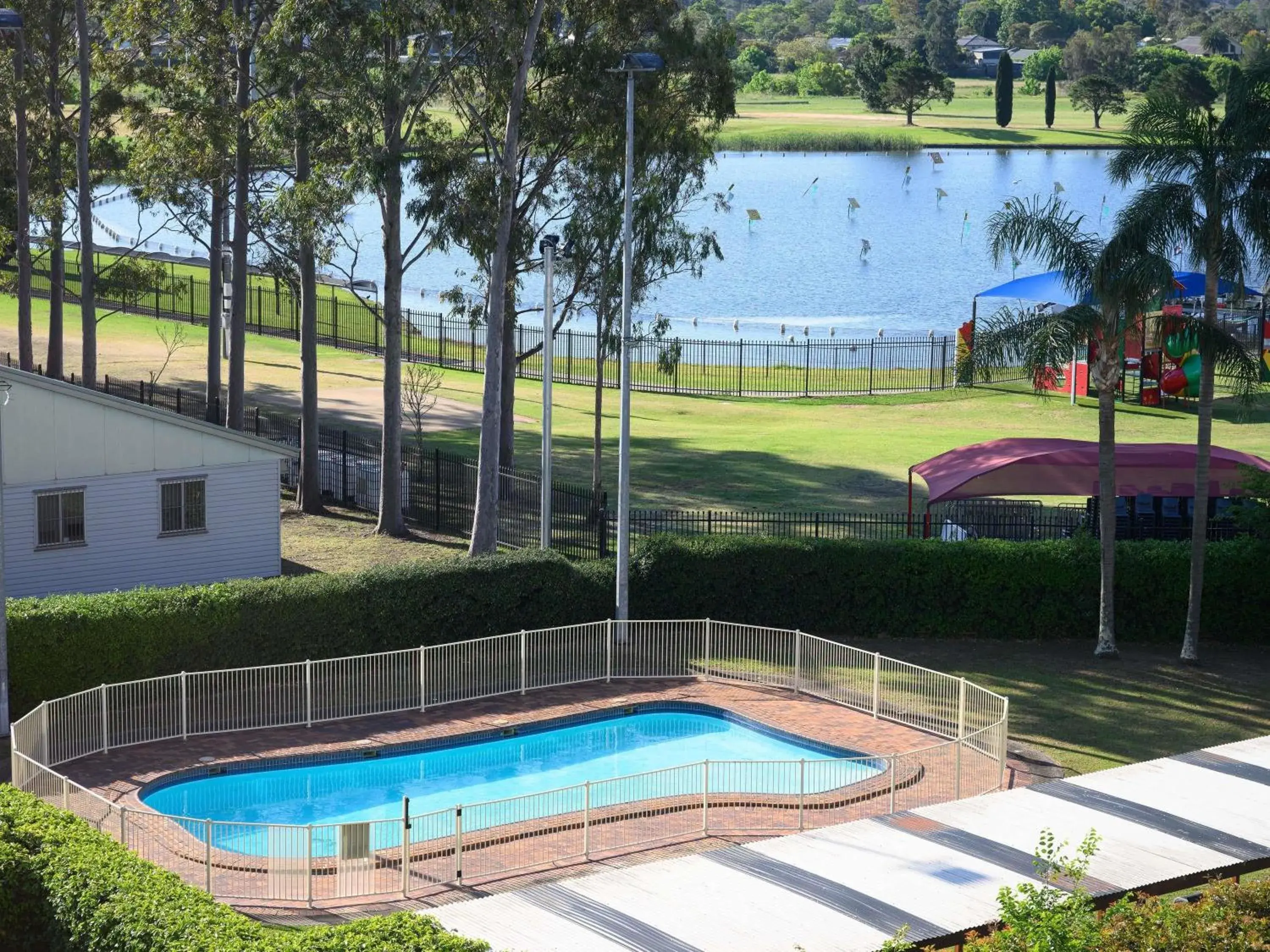 Pool view in Mercure Penrith Pool view in Mercure Penrith
