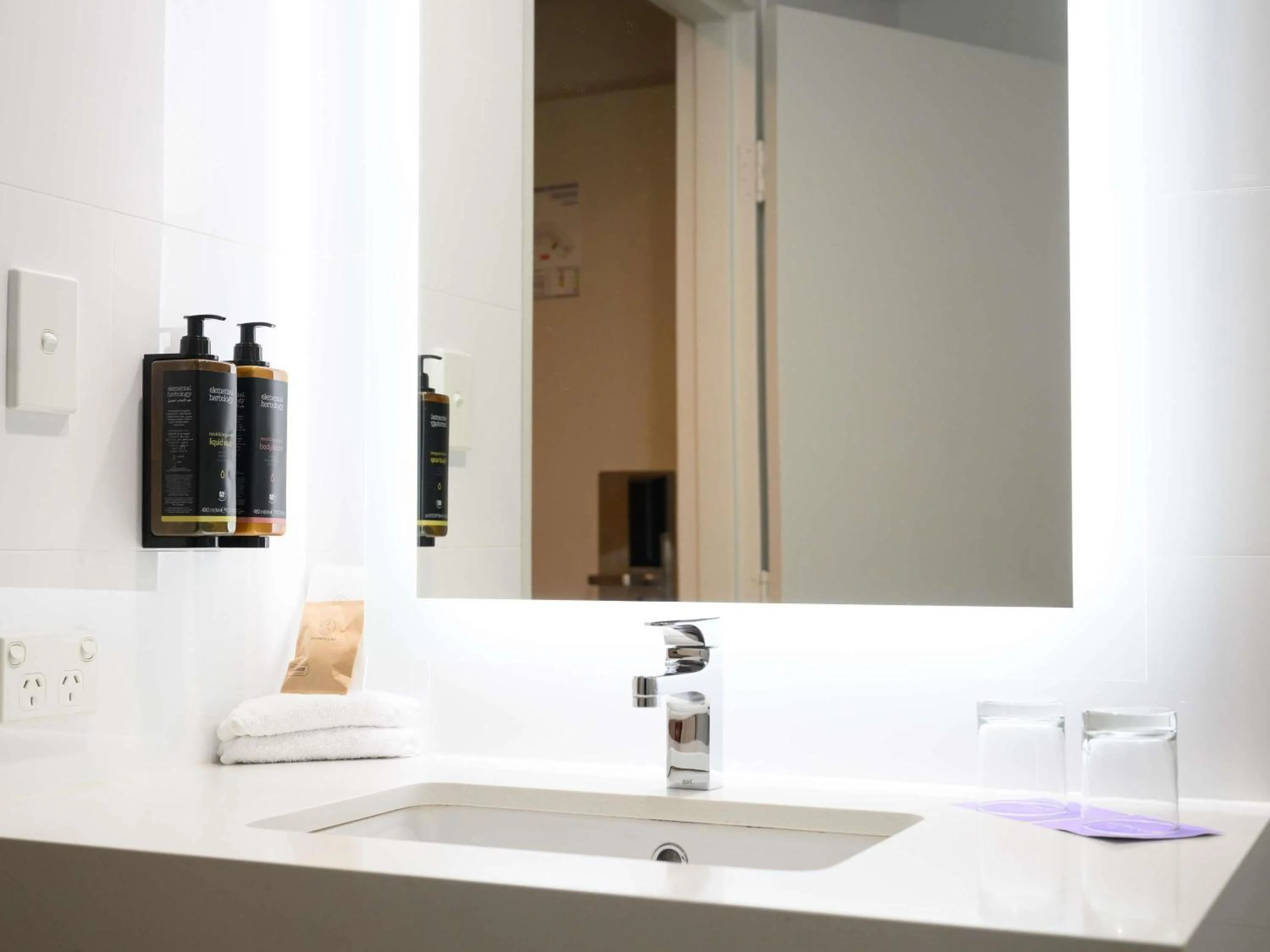 Bedroom in Mercure Penrith