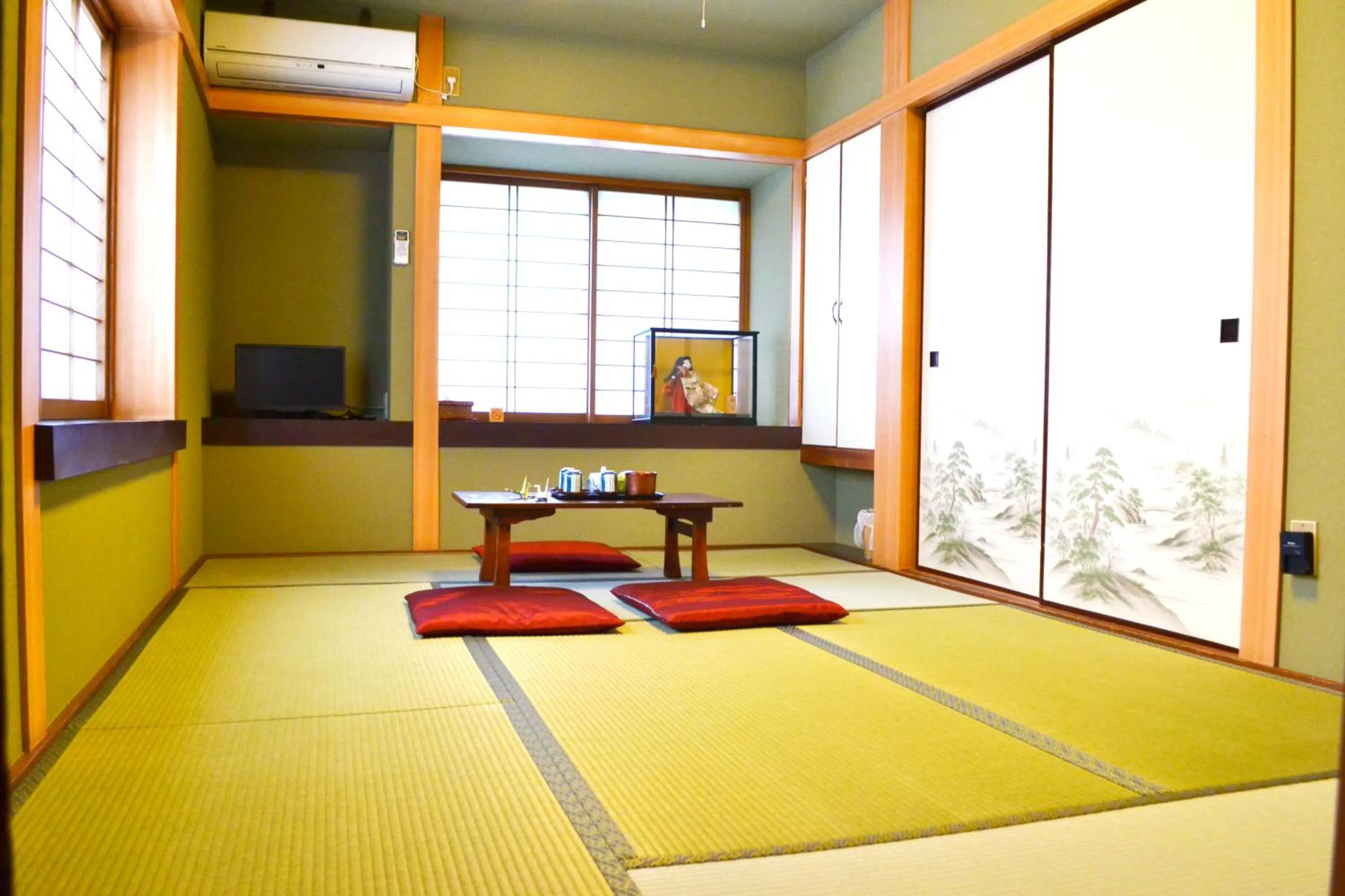Photo of the whole room in Ryokan Matsumuraya