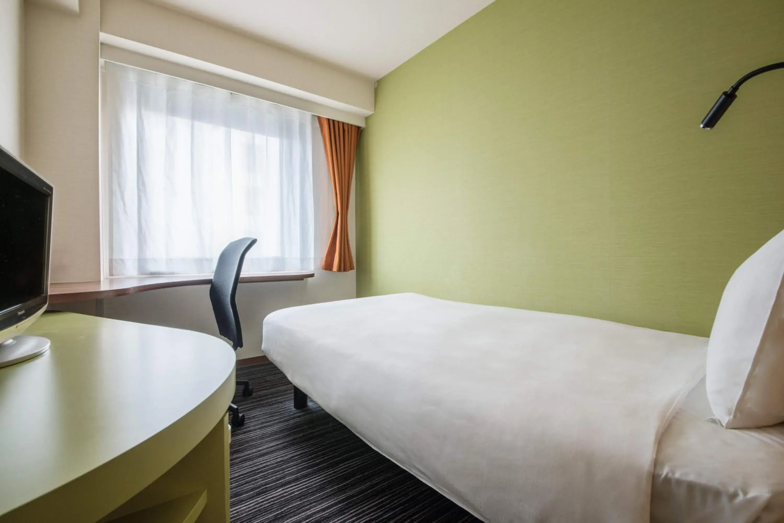 Bed in the b ikebukuro Bed in the b ikebukuro