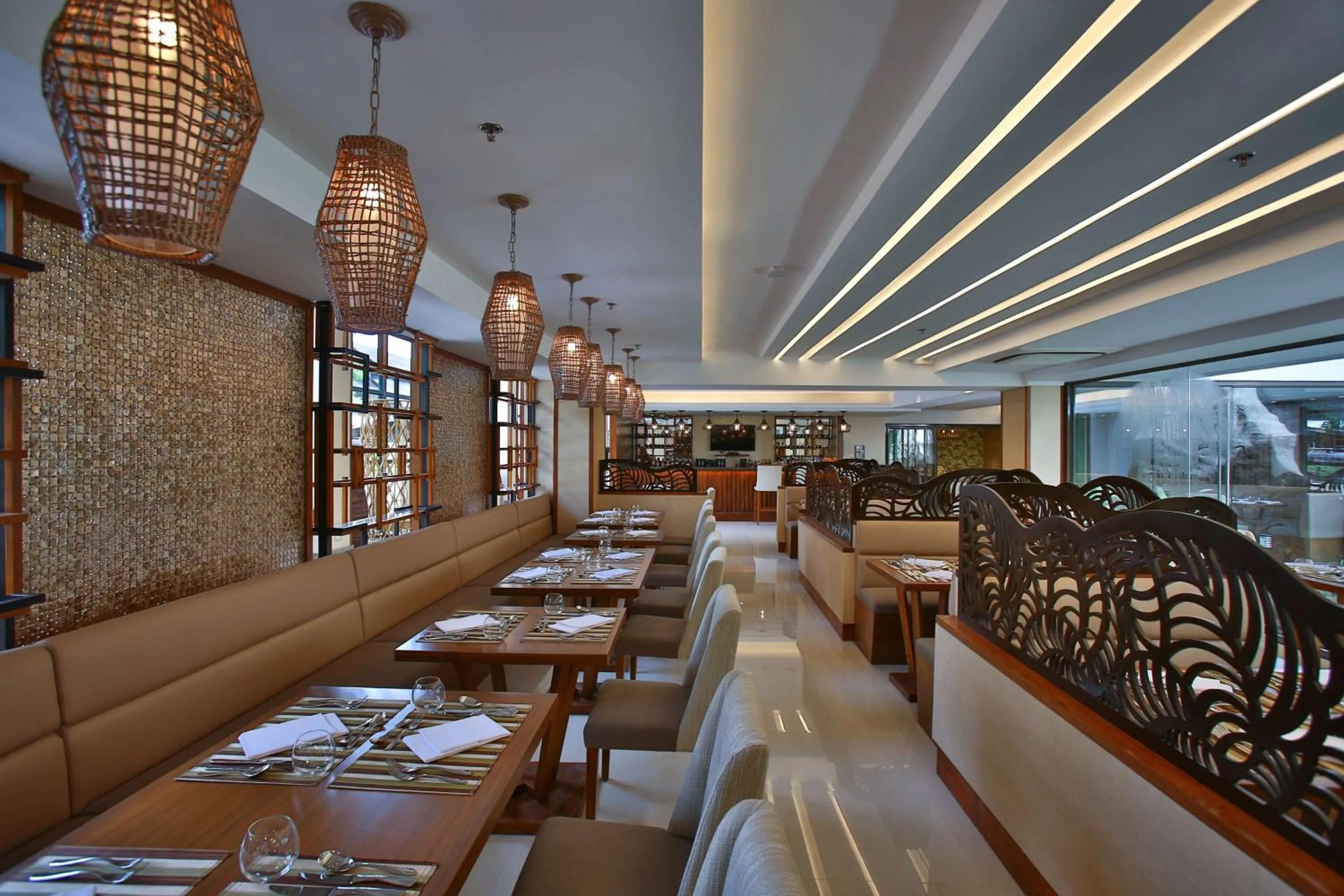 Restaurant/places to eat in Best Western Plus The Ivywall Hotel - Palawan