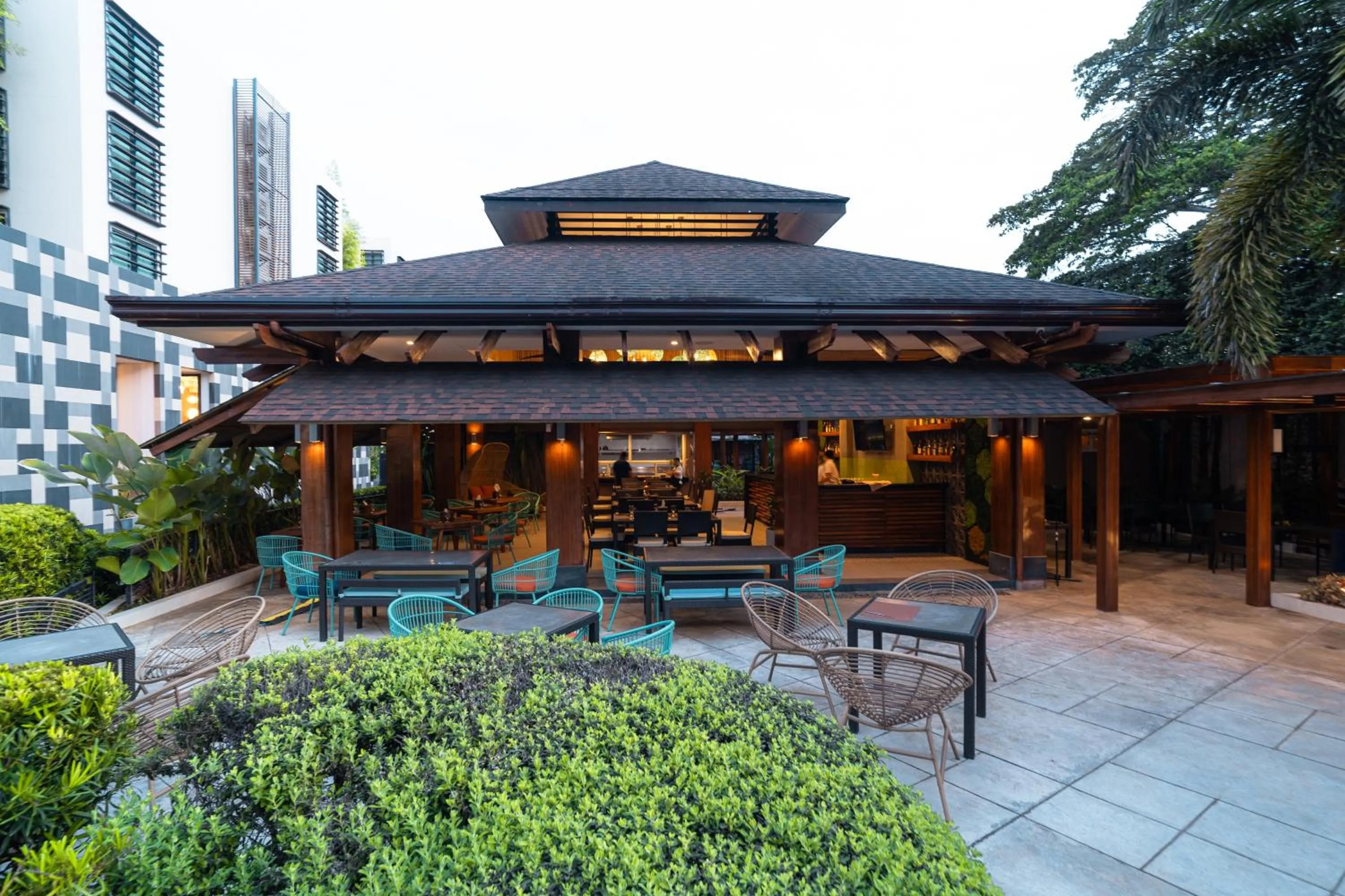 Restaurant/places to eat in Best Western Plus The Ivywall Hotel - Palawan