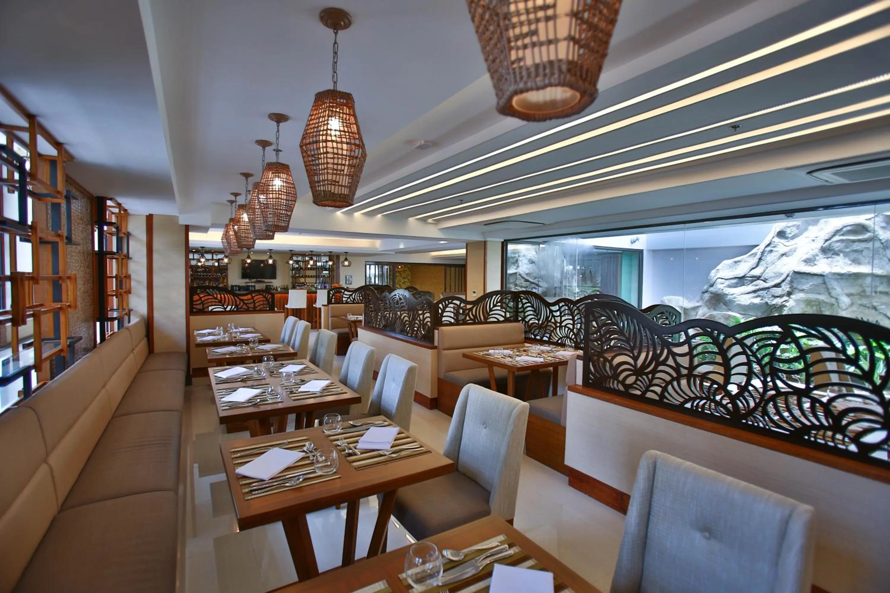 Restaurant/places to eat in Best Western Plus The Ivywall Hotel - Palawan