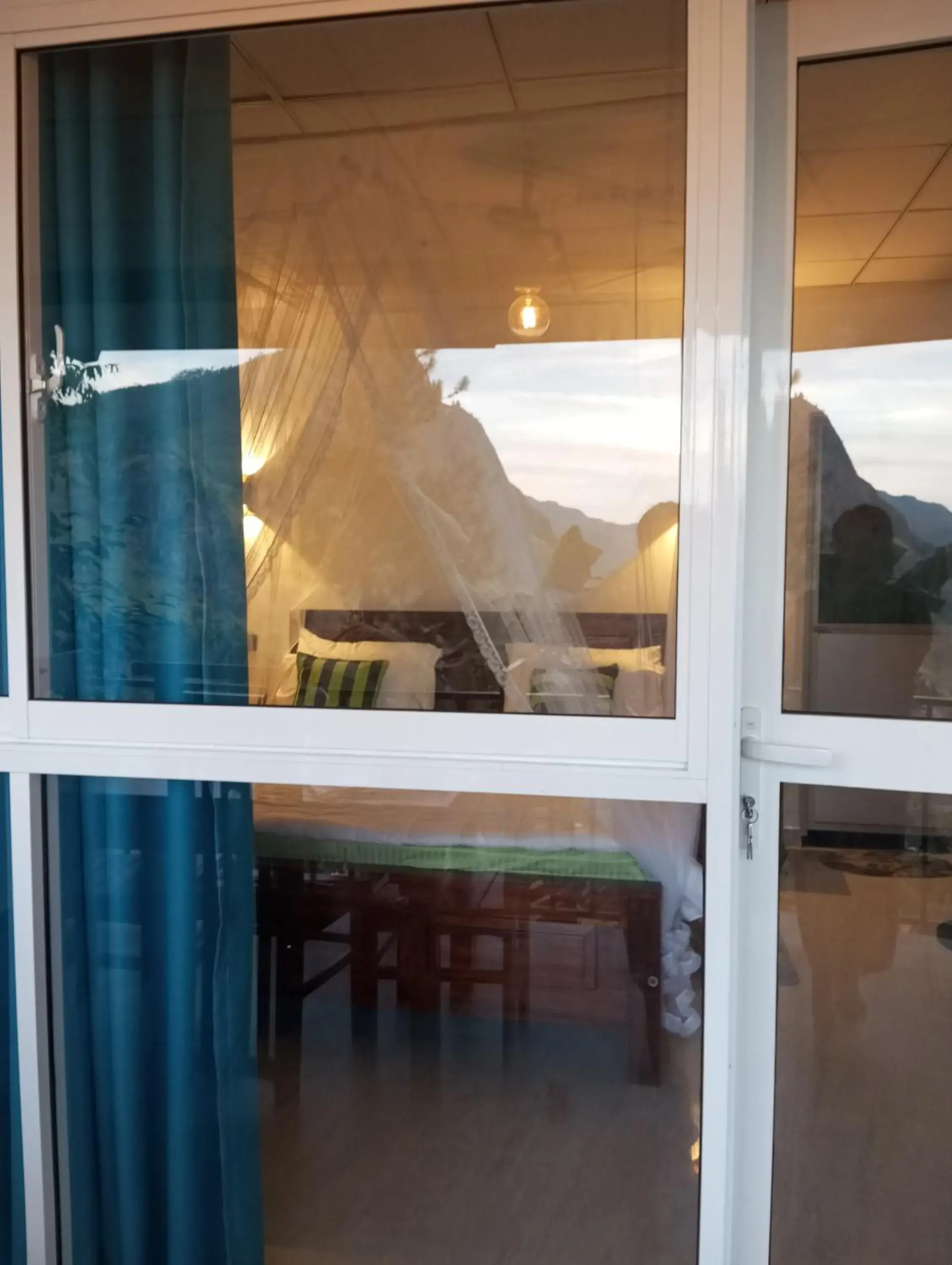 Triple Room with Mountain View - single occupancy in Hidden Gem Inn Triple Room with Mountain View - single occupancy in Hidden Gem Inn