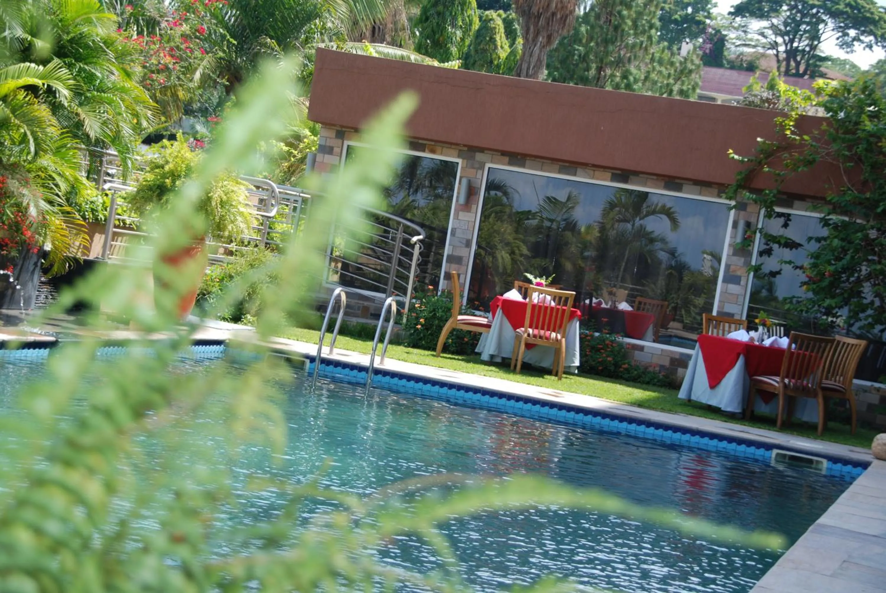 Swimming pool in Kiriri Garden Hotel
