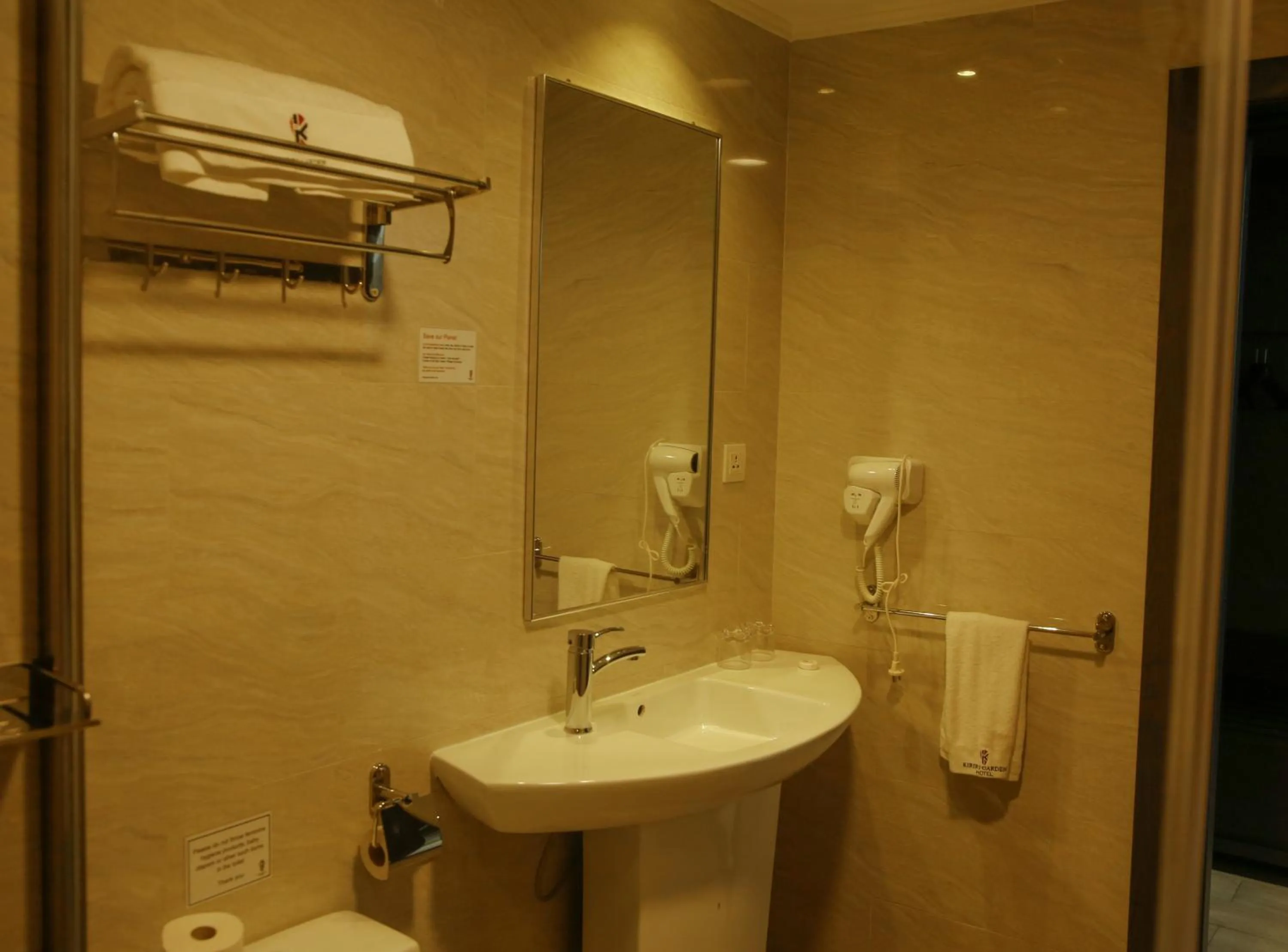 Bathroom in Kiriri Garden Hotel