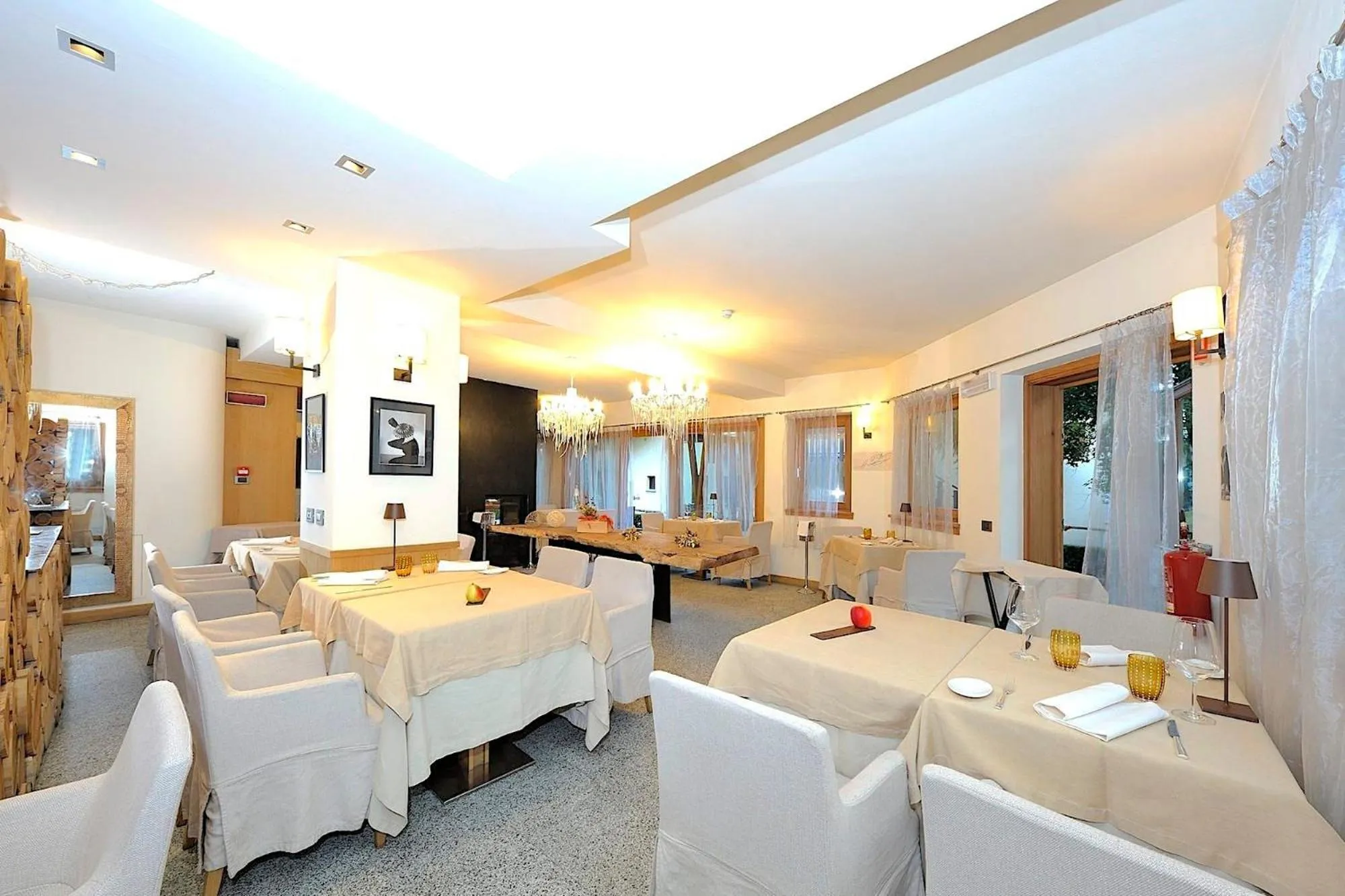 Restaurant/places to eat in DV Chalet Boutique Hotel & Spa