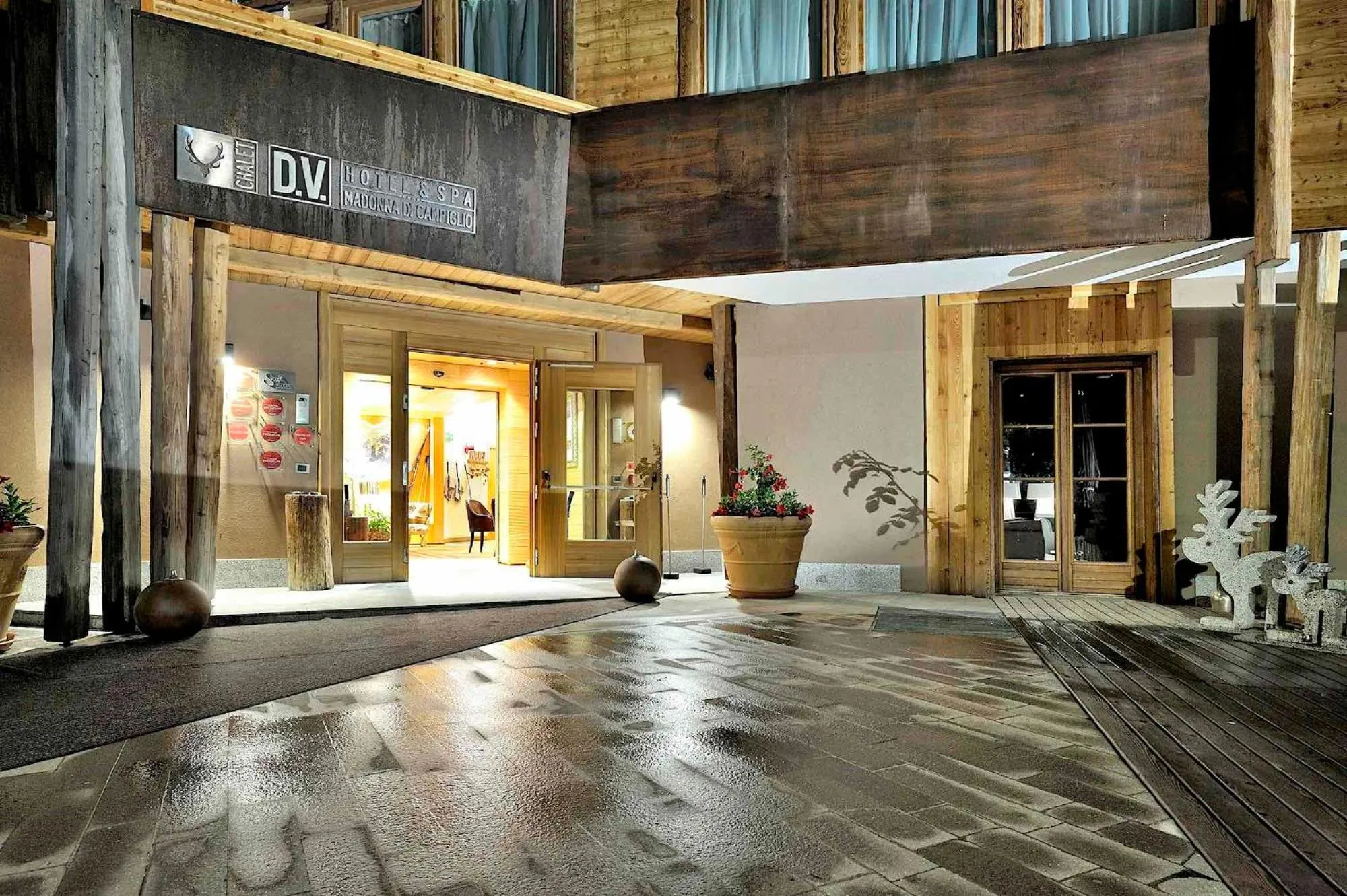 Facade/entrance in DV Chalet Boutique Hotel & Spa