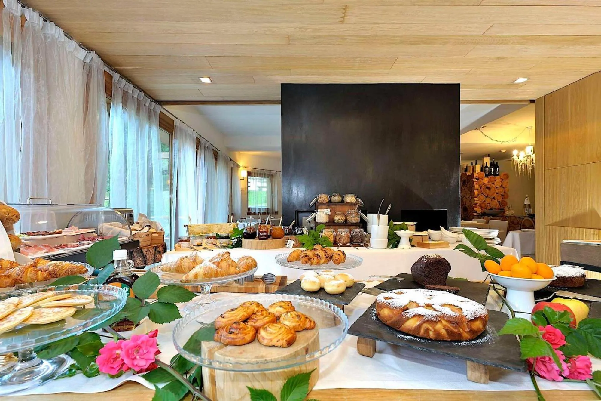 Restaurant/places to eat in DV Chalet Boutique Hotel & Spa