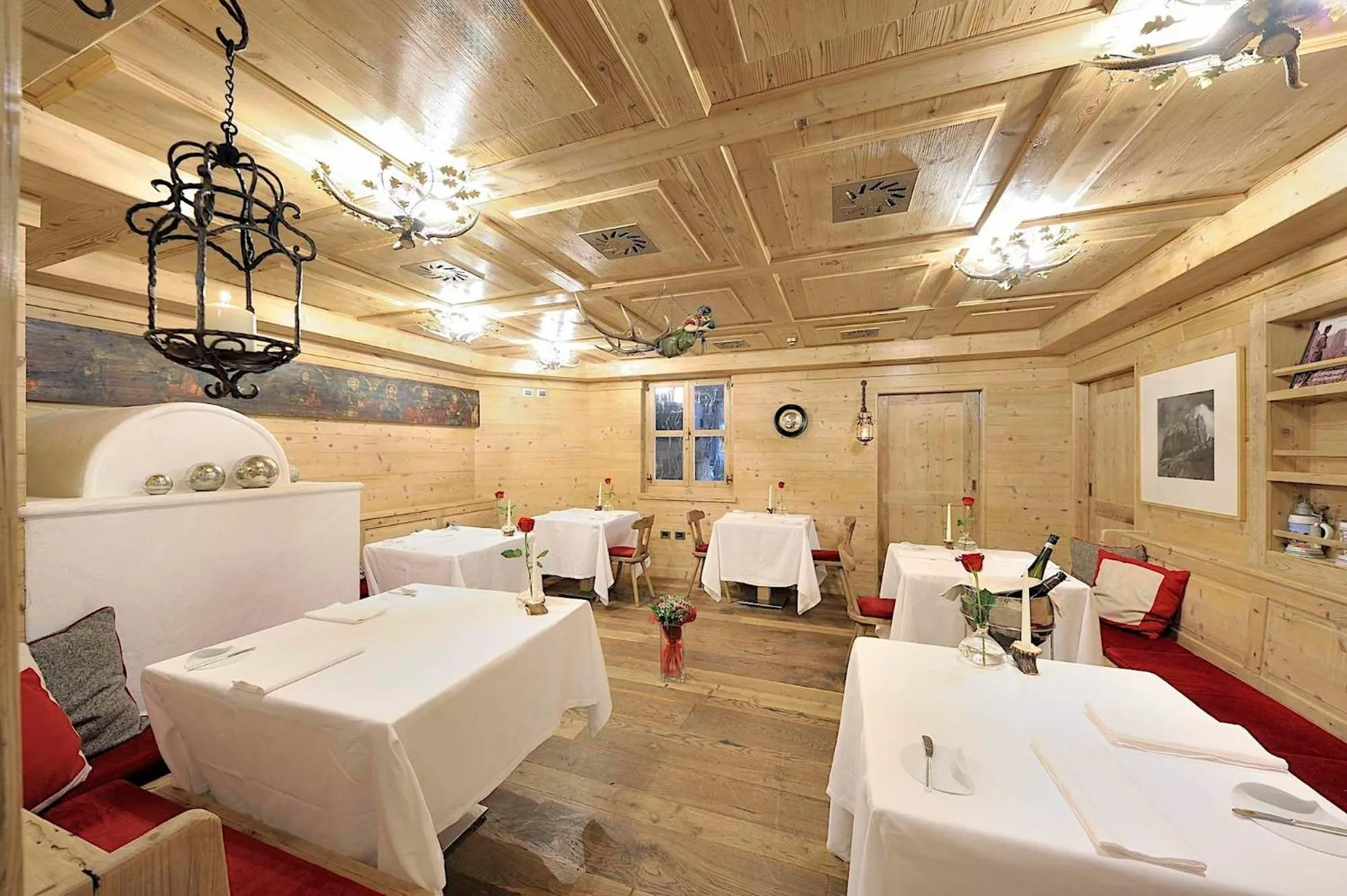 Restaurant/places to eat in DV Chalet Boutique Hotel & Spa