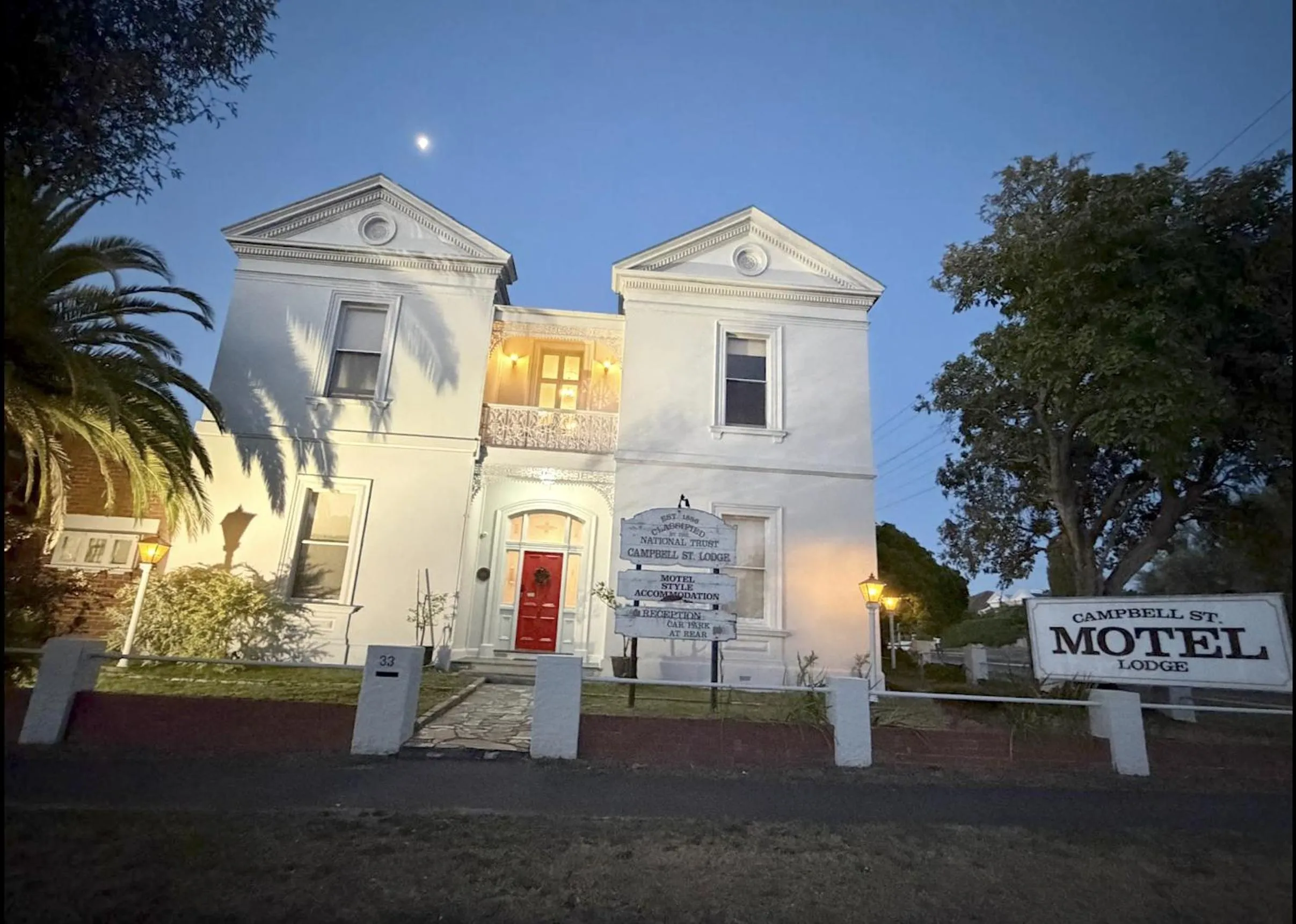 Campbell st Lodge