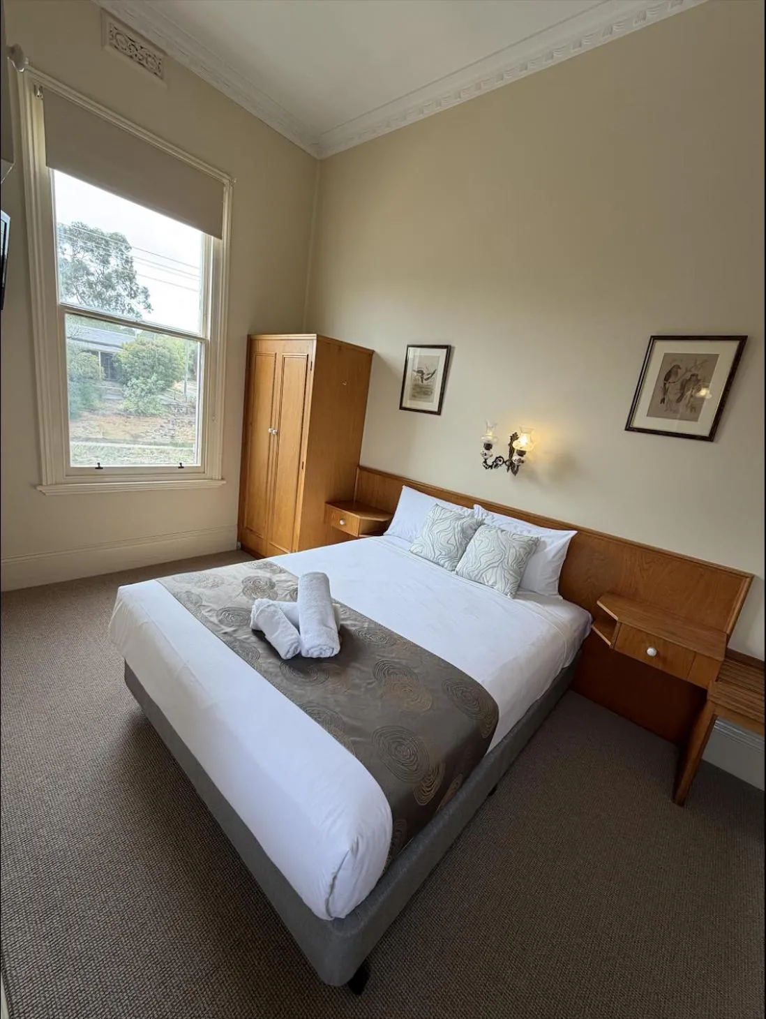 Family Room with Private Bathroom in Campbell st Lodge