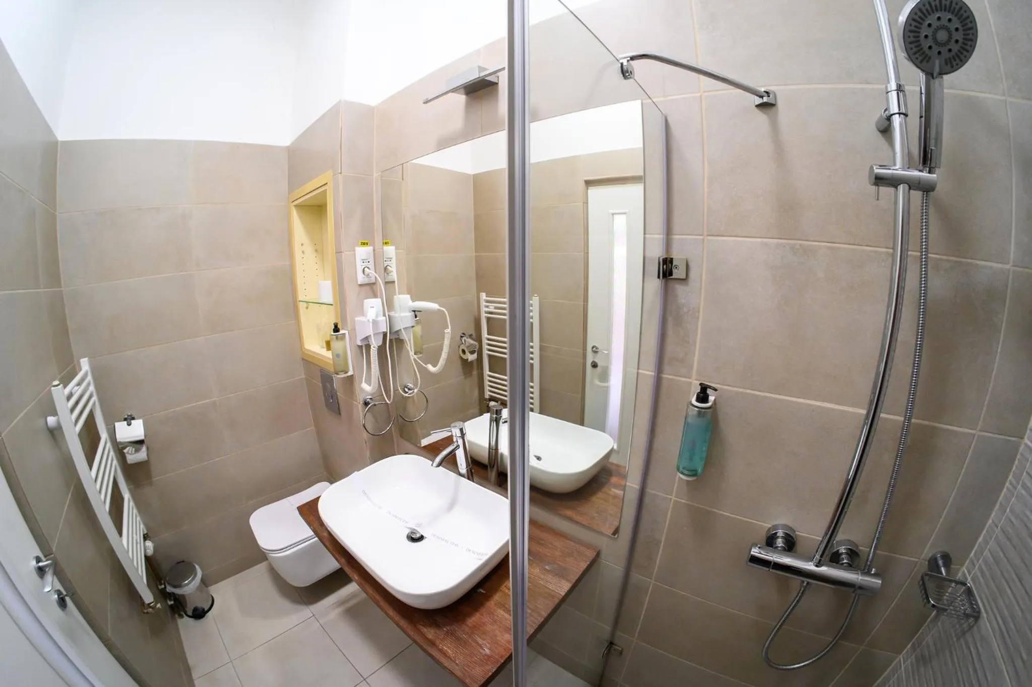 Shower in Hotel Transilvania