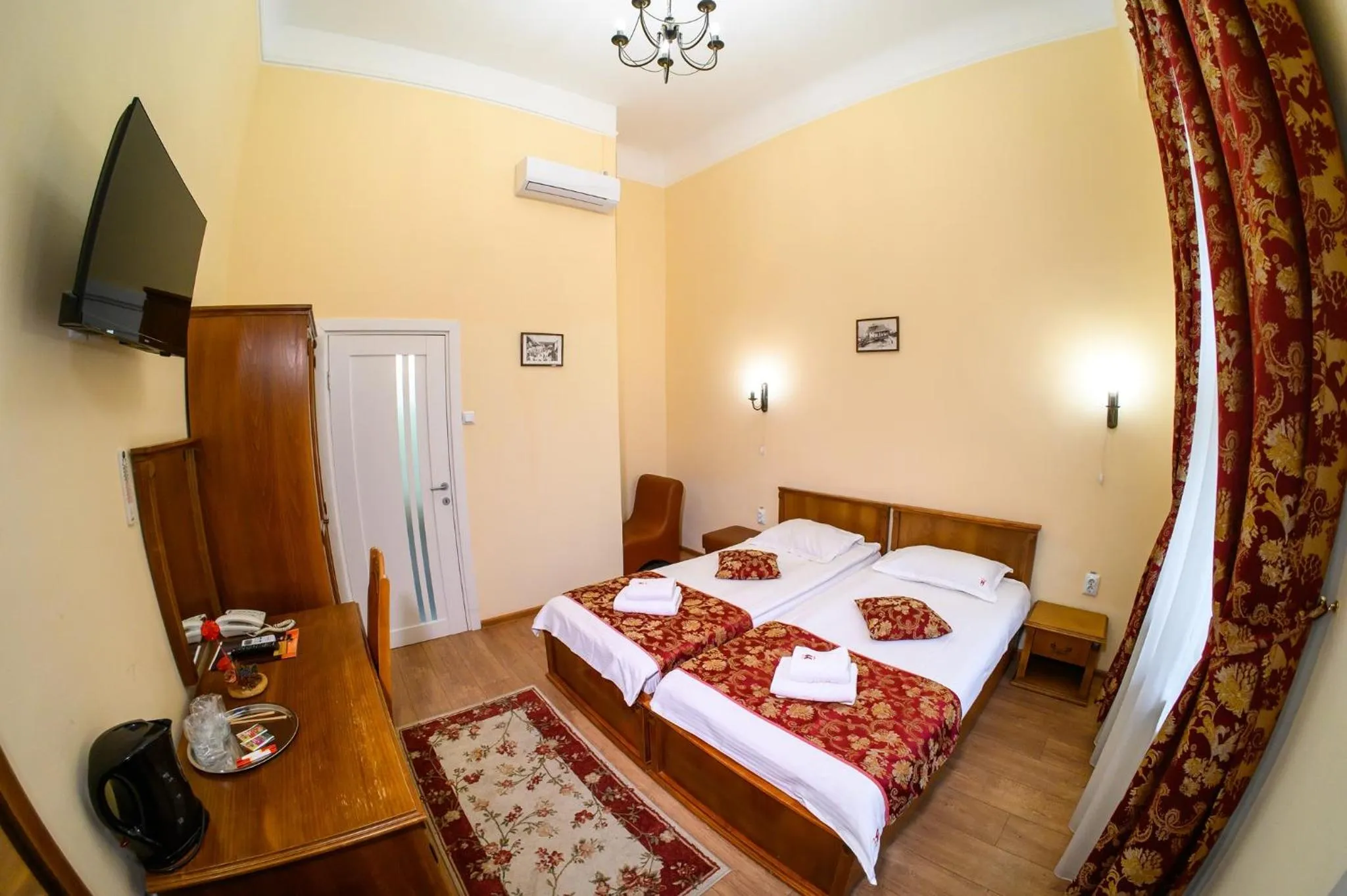 Bed in Hotel Transilvania