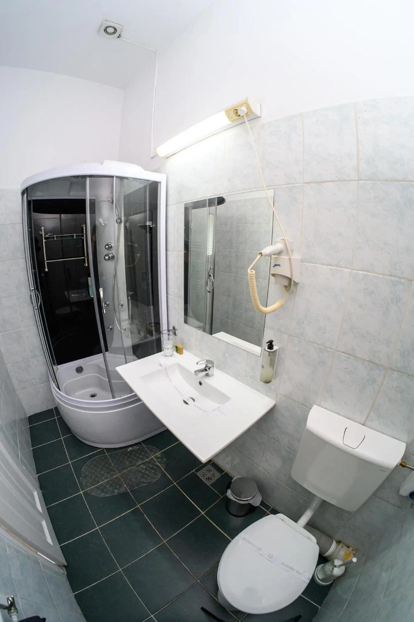 Shower in Hotel Transilvania