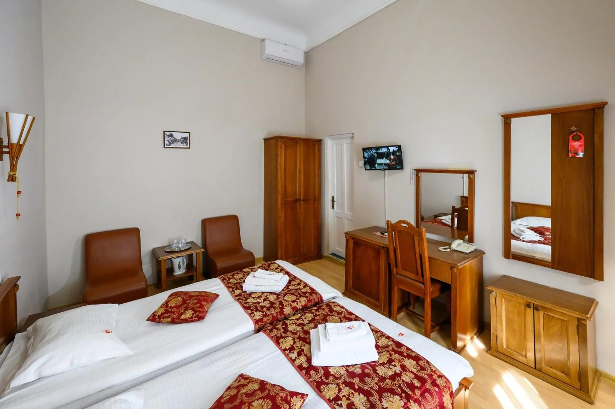 Bed in Hotel Transilvania