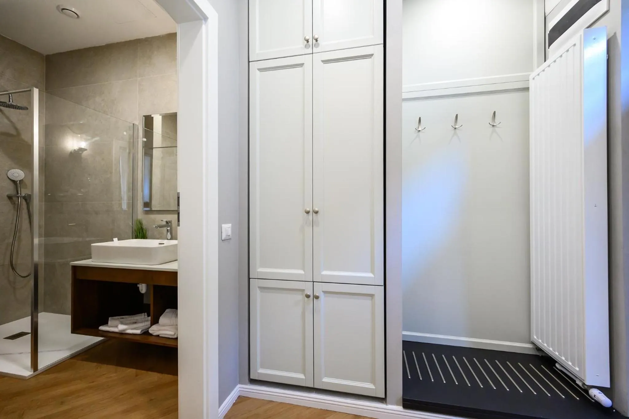 Shower in Hotel Transilvania