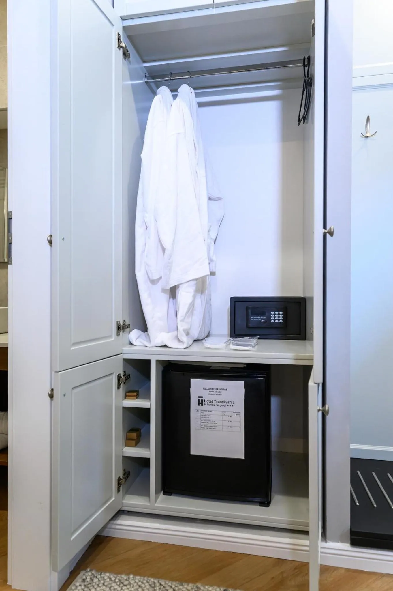 minibar in Hotel Transilvania