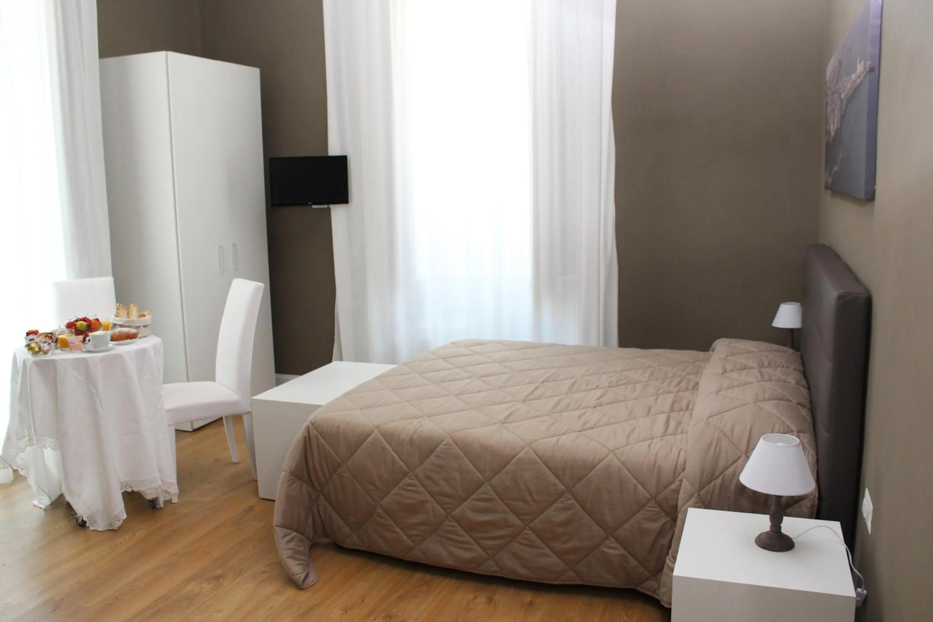 People, Bed in B&B In Centro