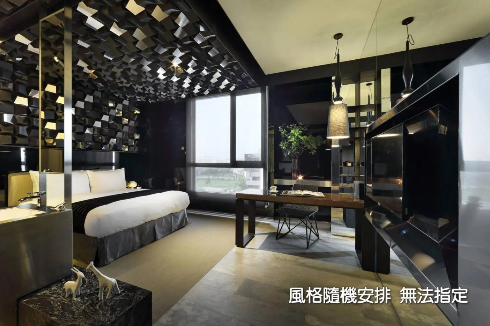 Photo of the whole room, Bed in Boda Hotel