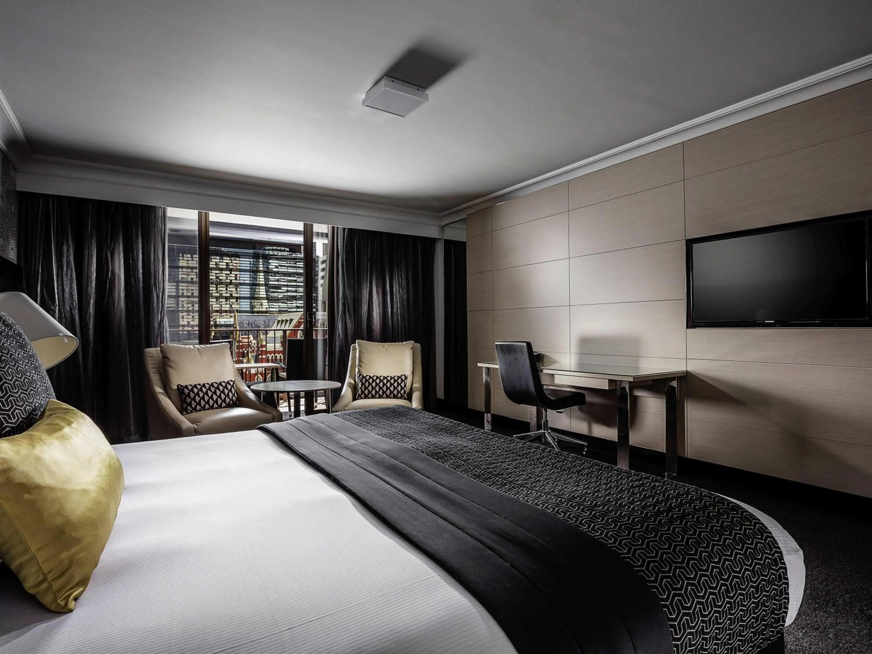 Bedroom, Bed in Pullman Brisbane King George Square