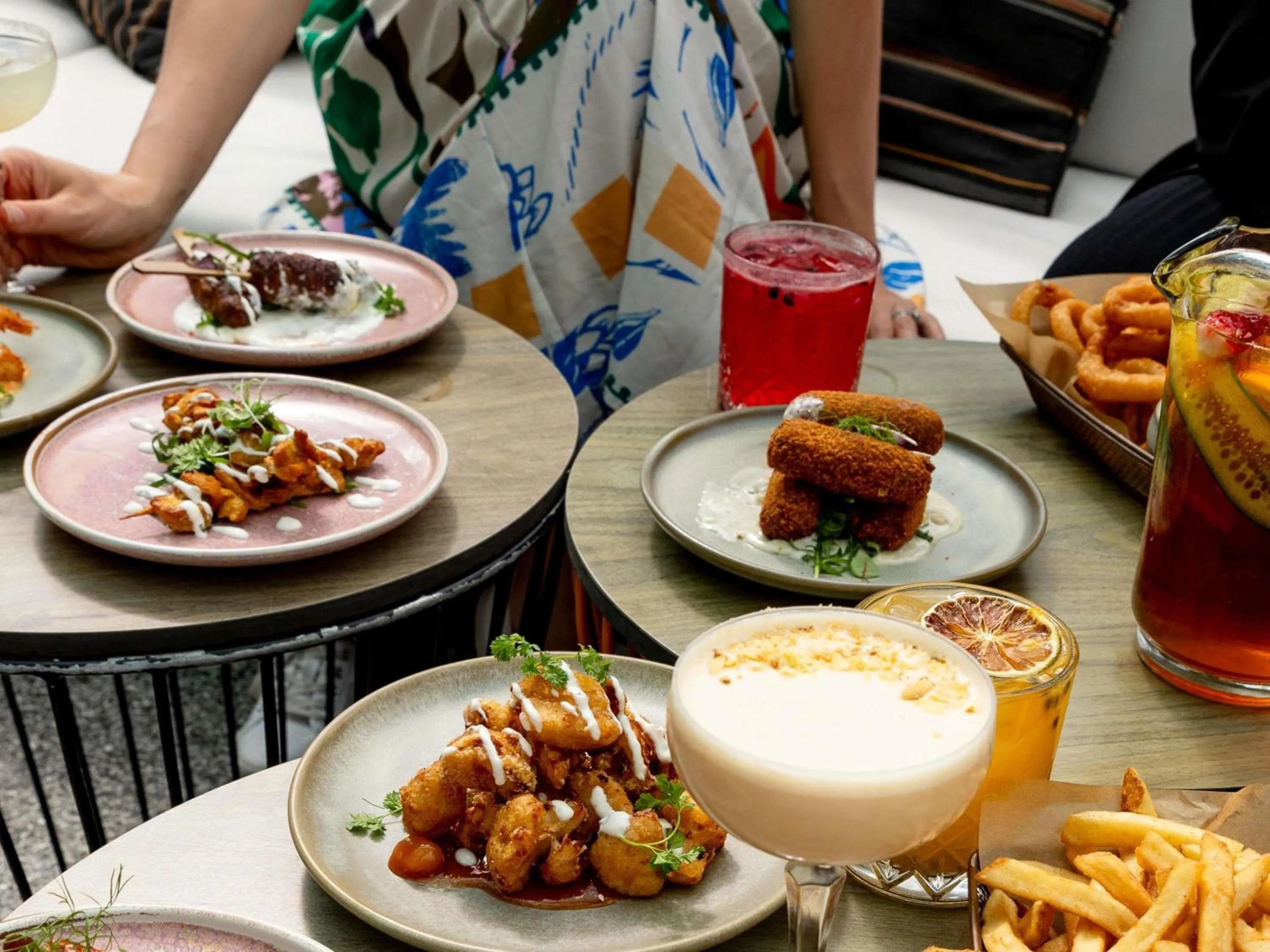 Lounge or bar in Pullman Brisbane King George Square