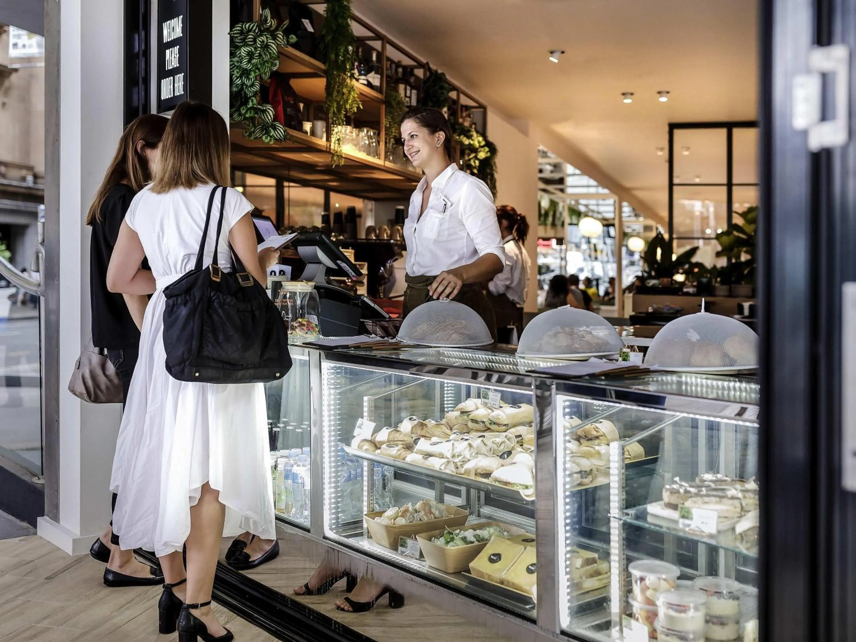 Breakfast in Pullman Brisbane King George Square