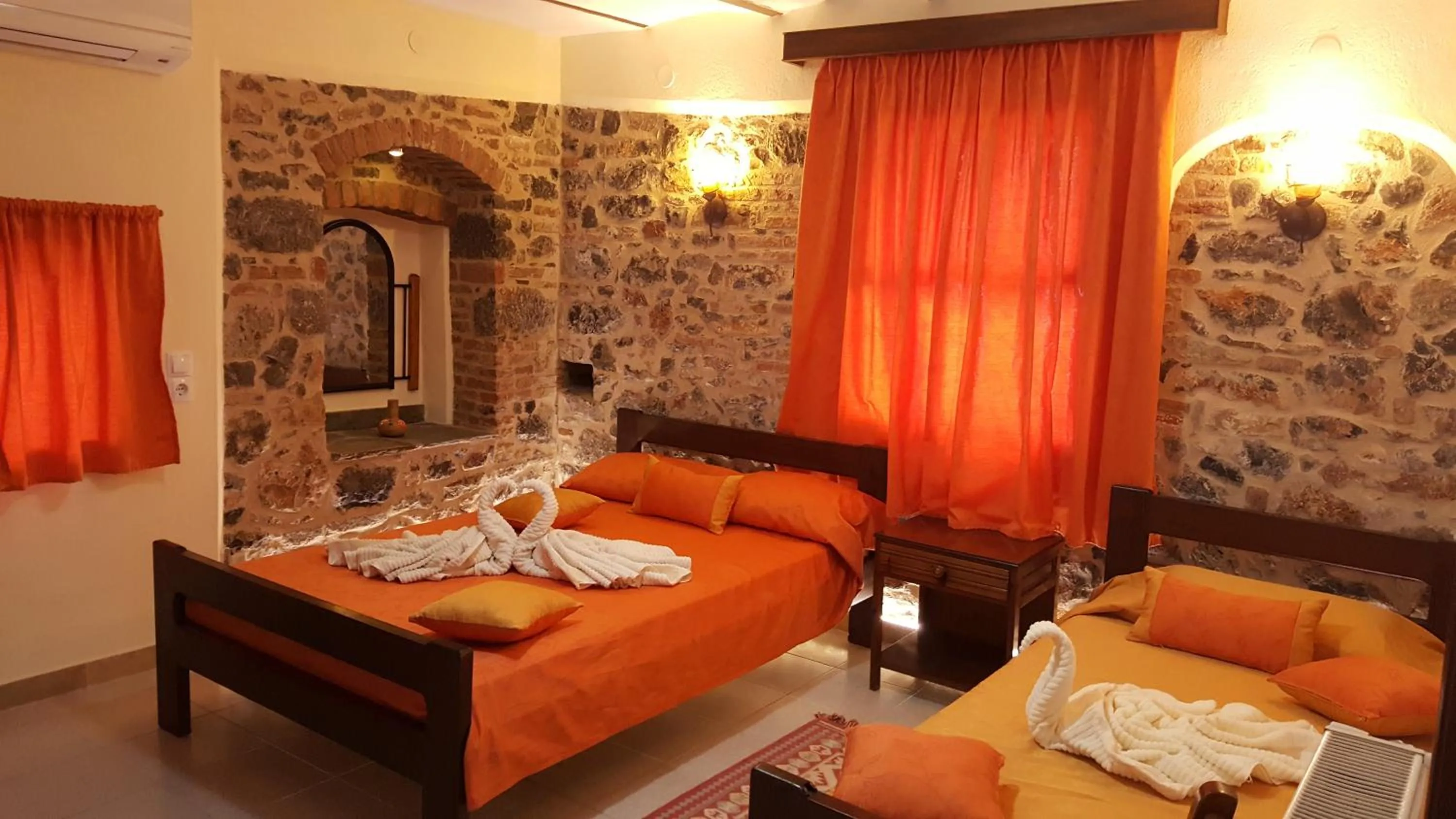 Photo of the whole room in Agroktima