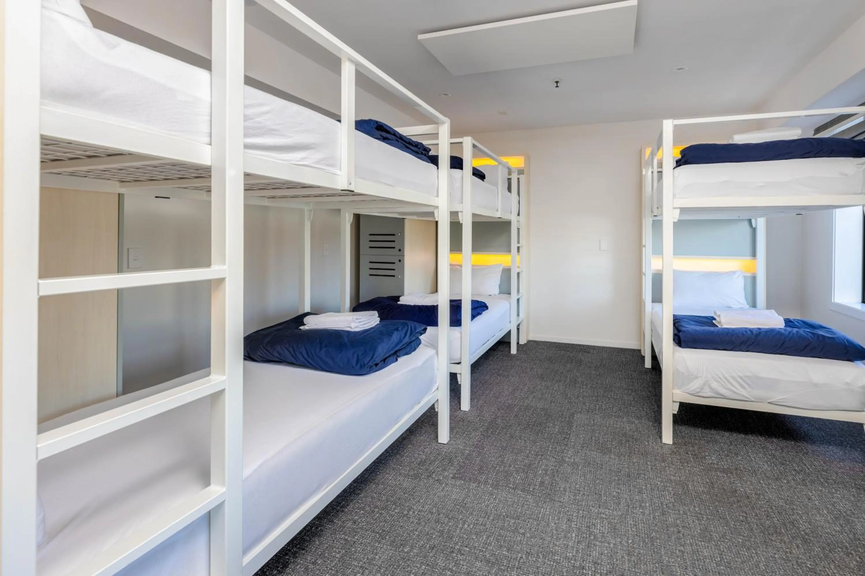 bunk bed, Bed in Hotel Give