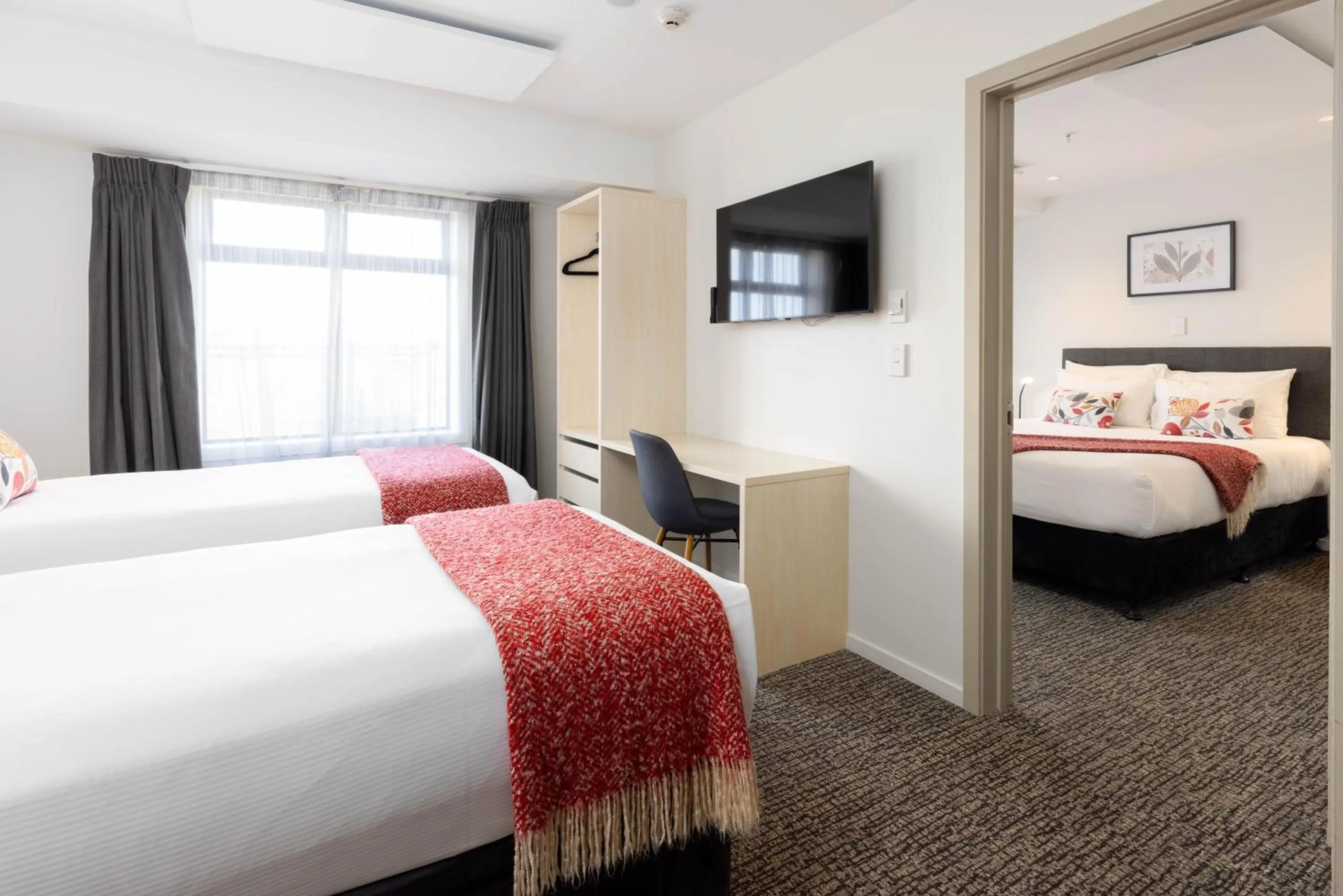 TV and multimedia, Bed in Hotel Give