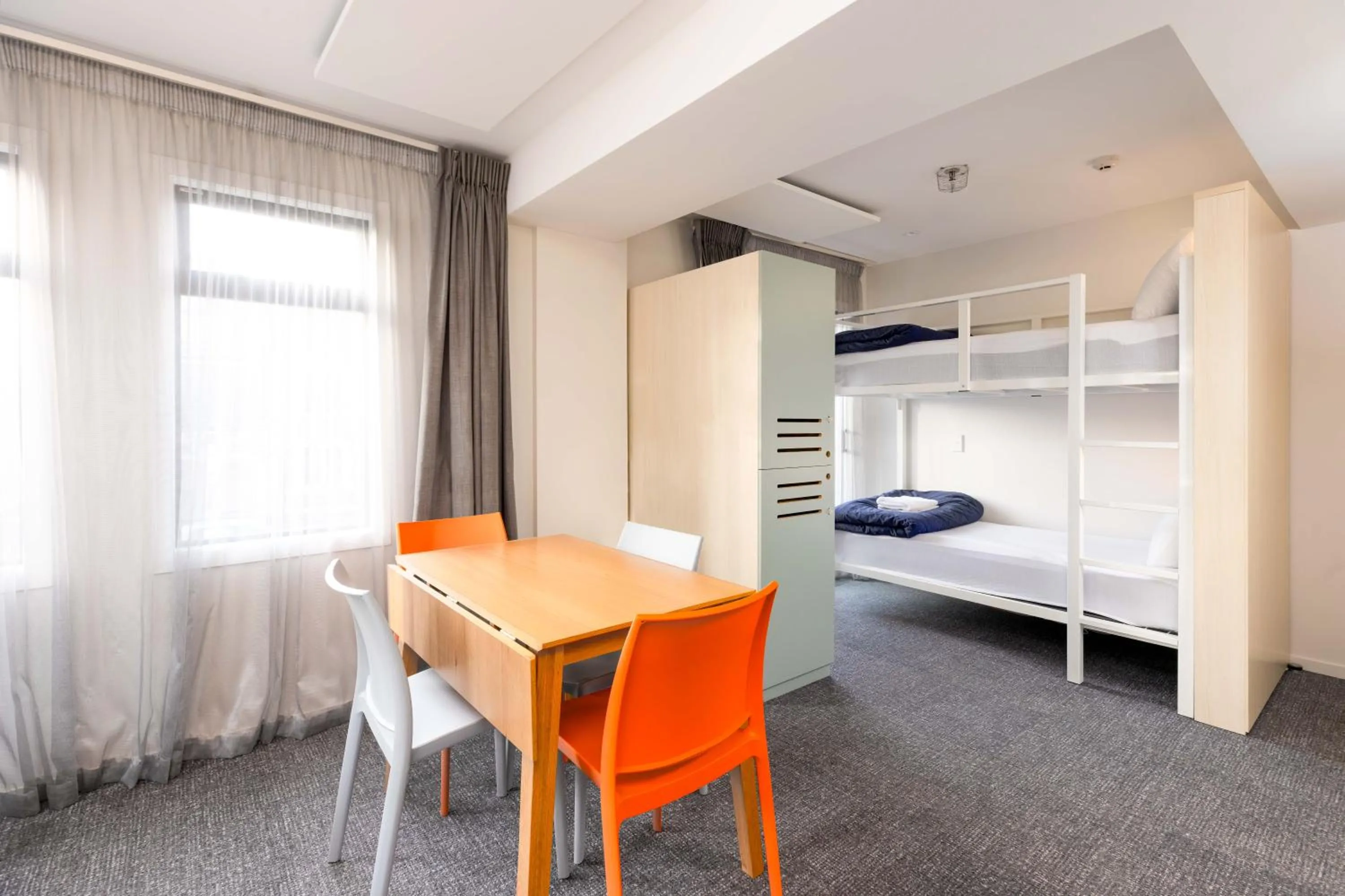 Bedroom, Bed in Hotel Give