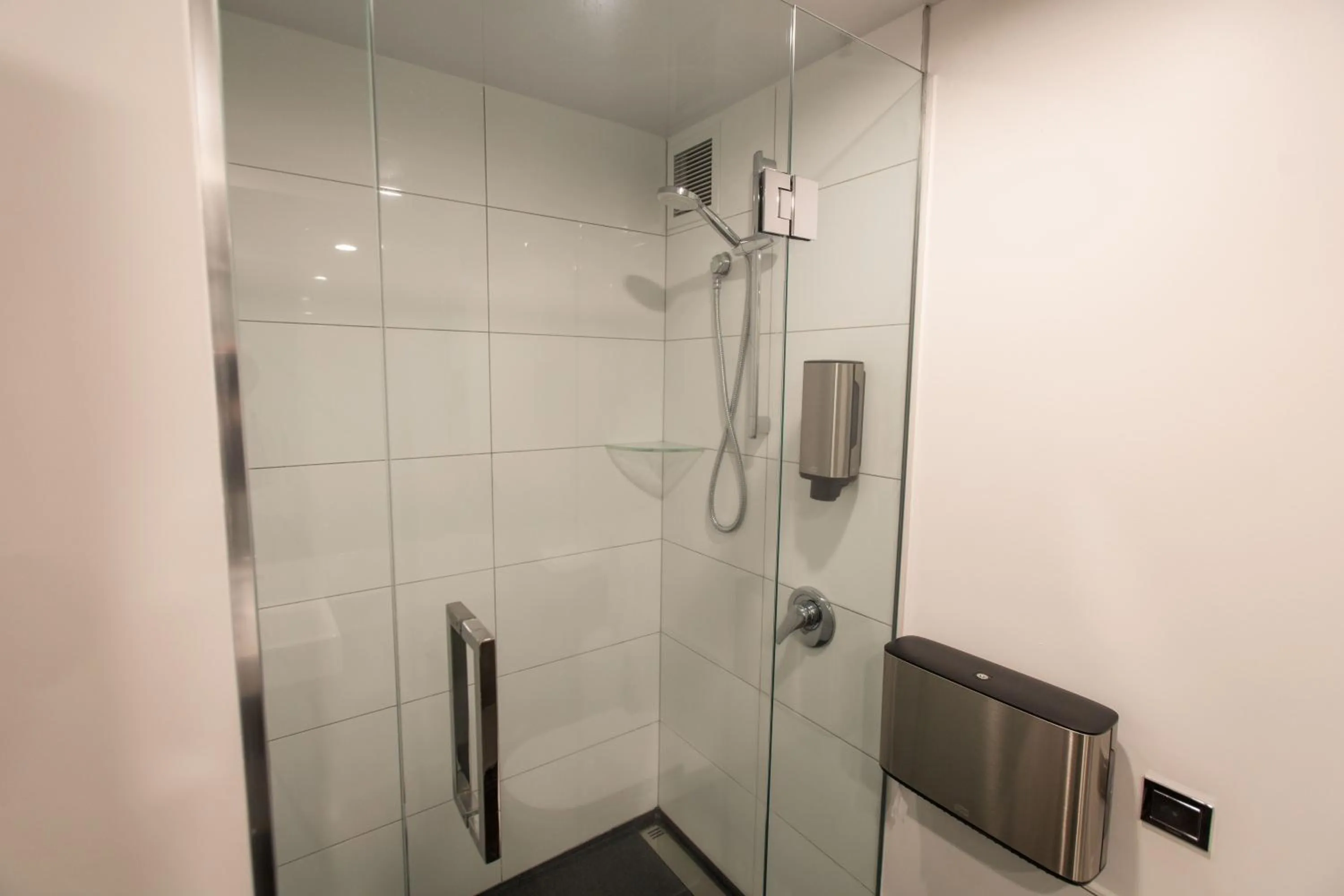 Bathroom in Hotel Give