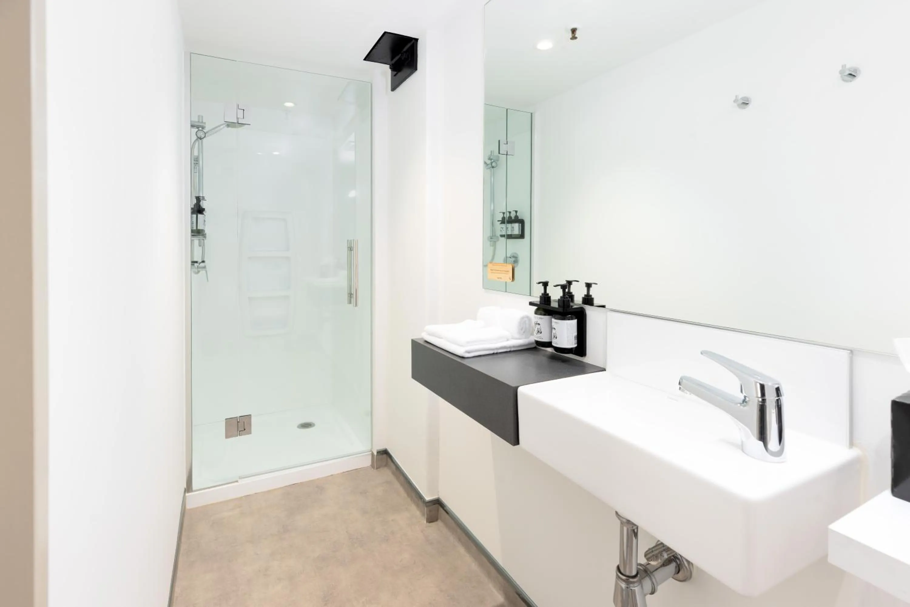 Bathroom in Hotel Give