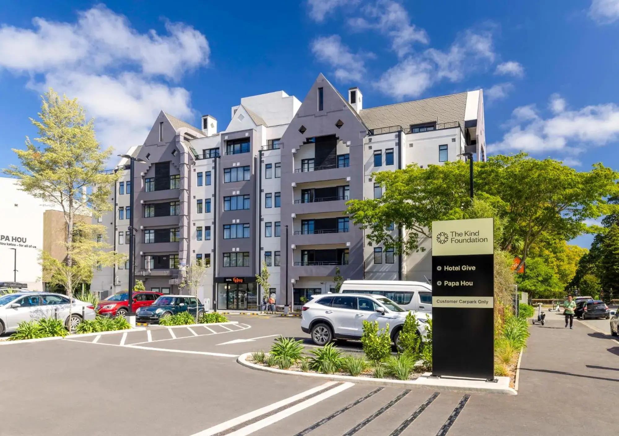 Hotel Give Hotel Give