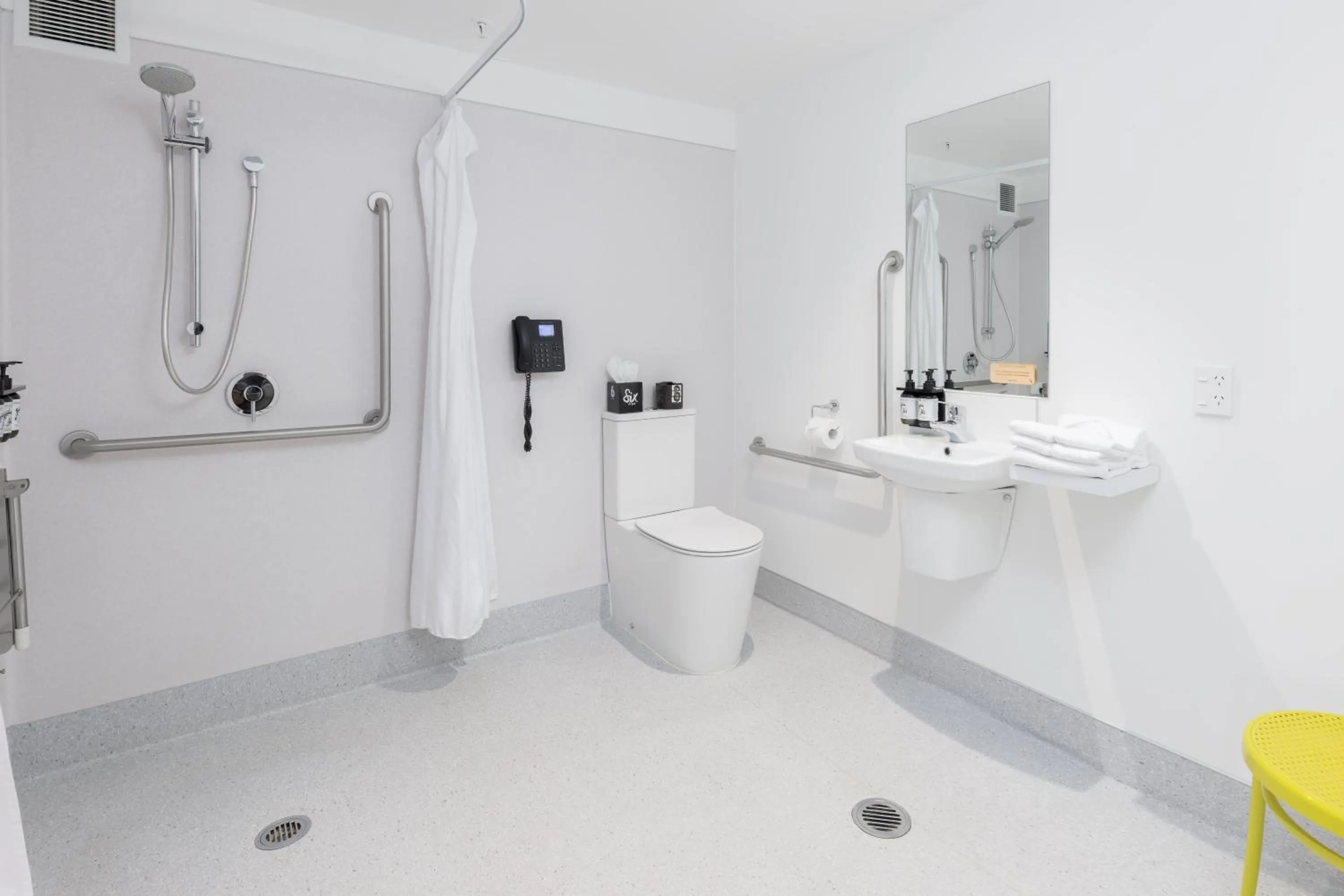 Bathroom in Hotel Give