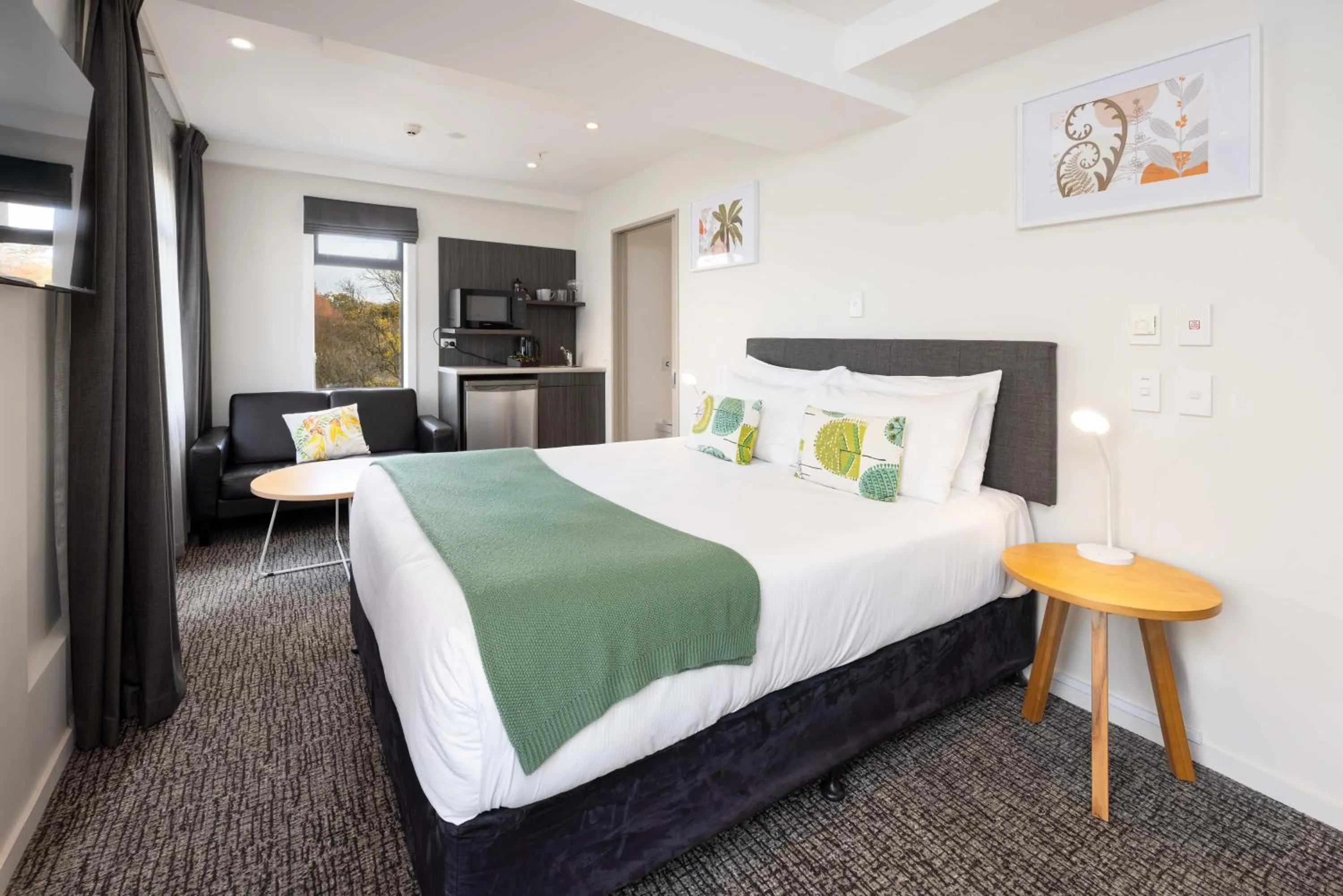 Photo of the whole room, Bed in Hotel Give