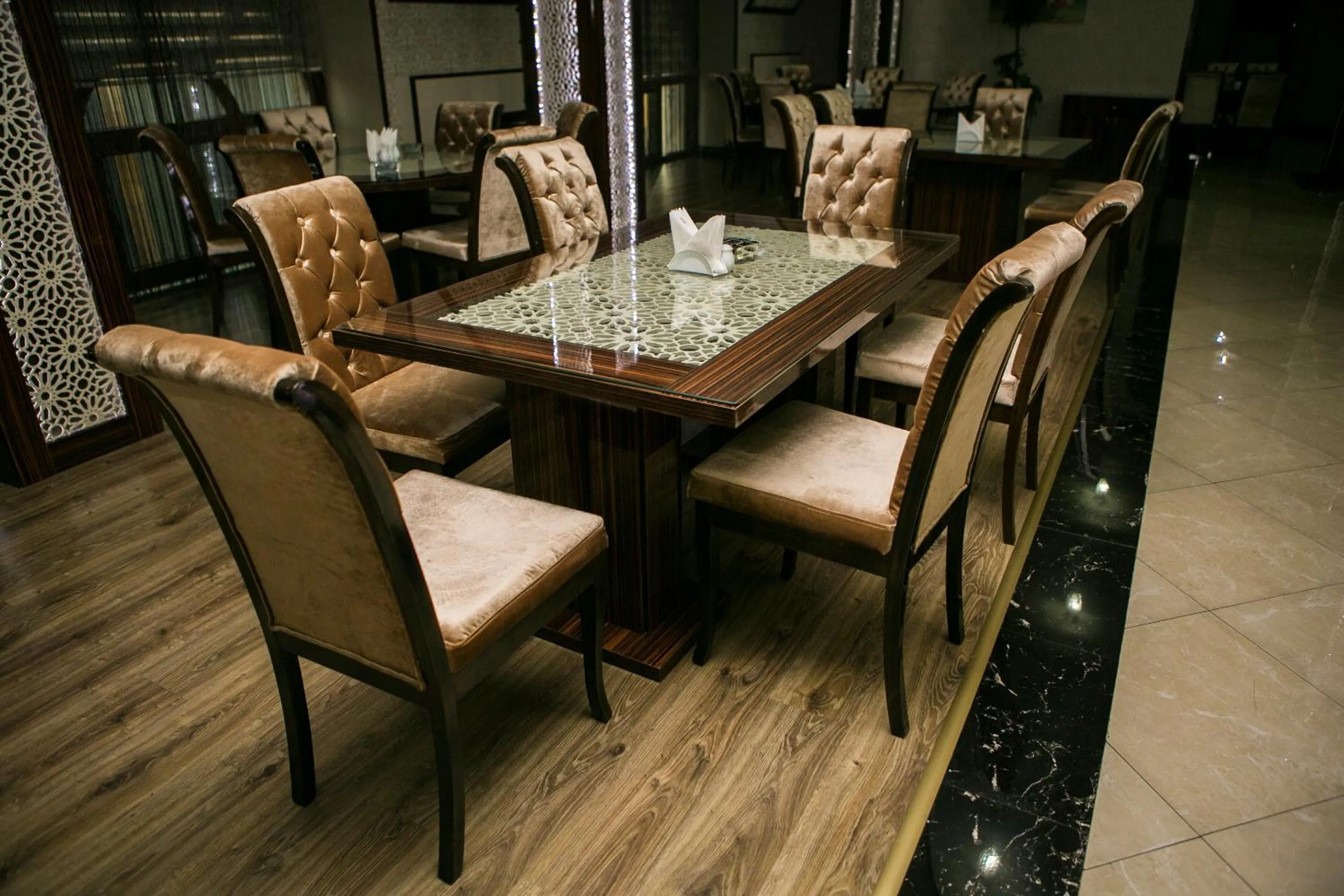 Restaurant/places to eat in Azalea Hotel Baku